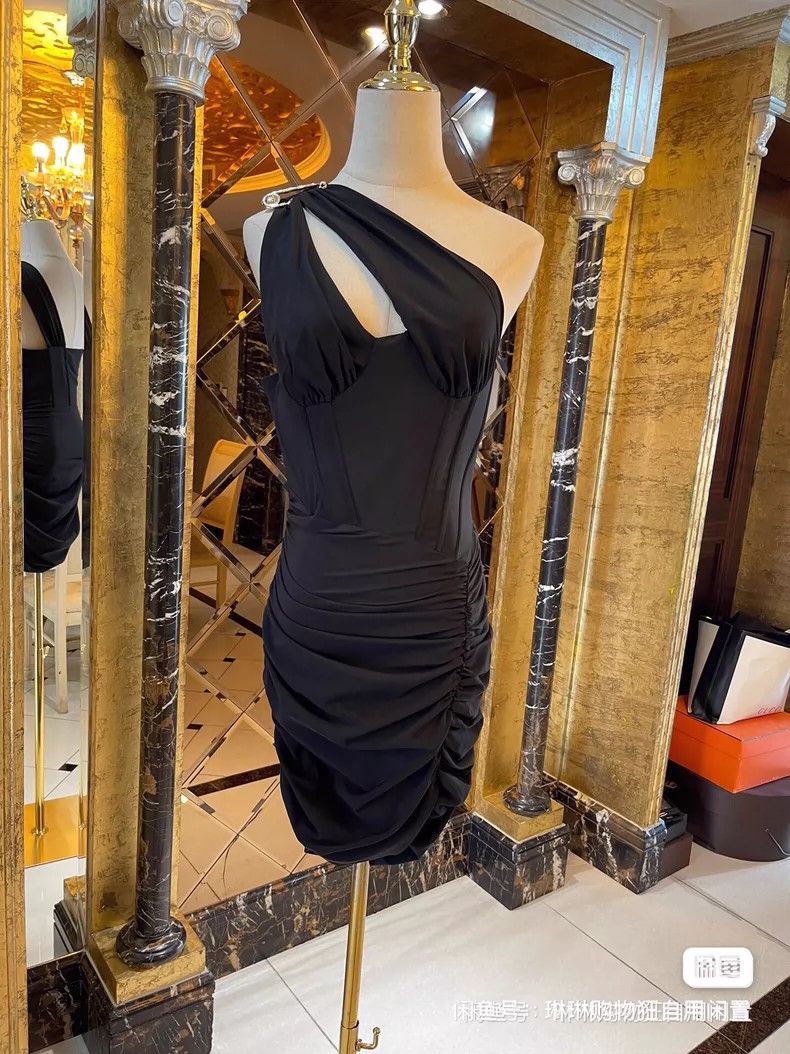 Versace Versace Fishbone shaping dress Size M / US 6-8 / IT 42-44 - 4 Thumbnail