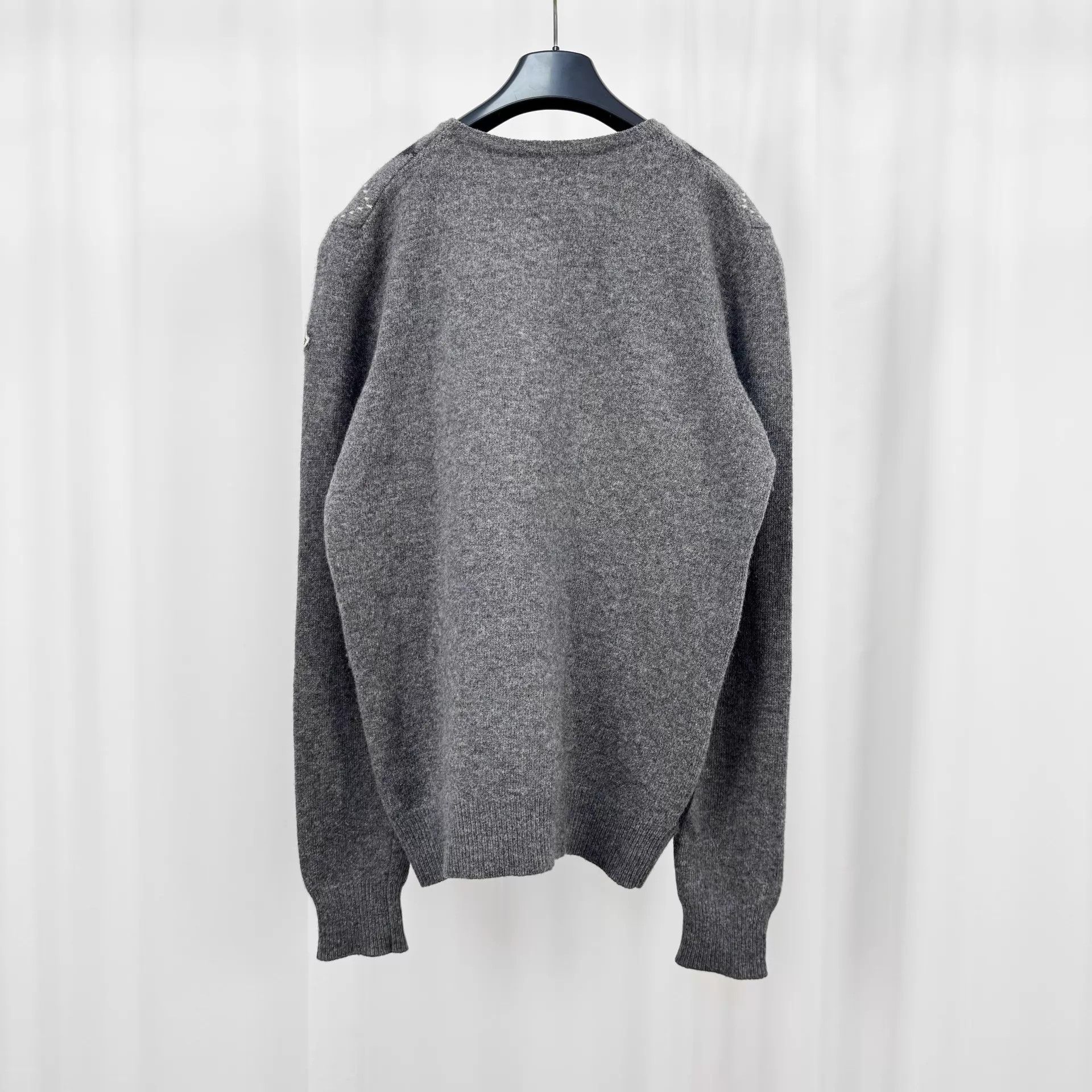 Moncler Moncler Embroidered Logo Wool Knit Sweater L 95new Size L / US 10 / IT 46 - 2 Thumbnail