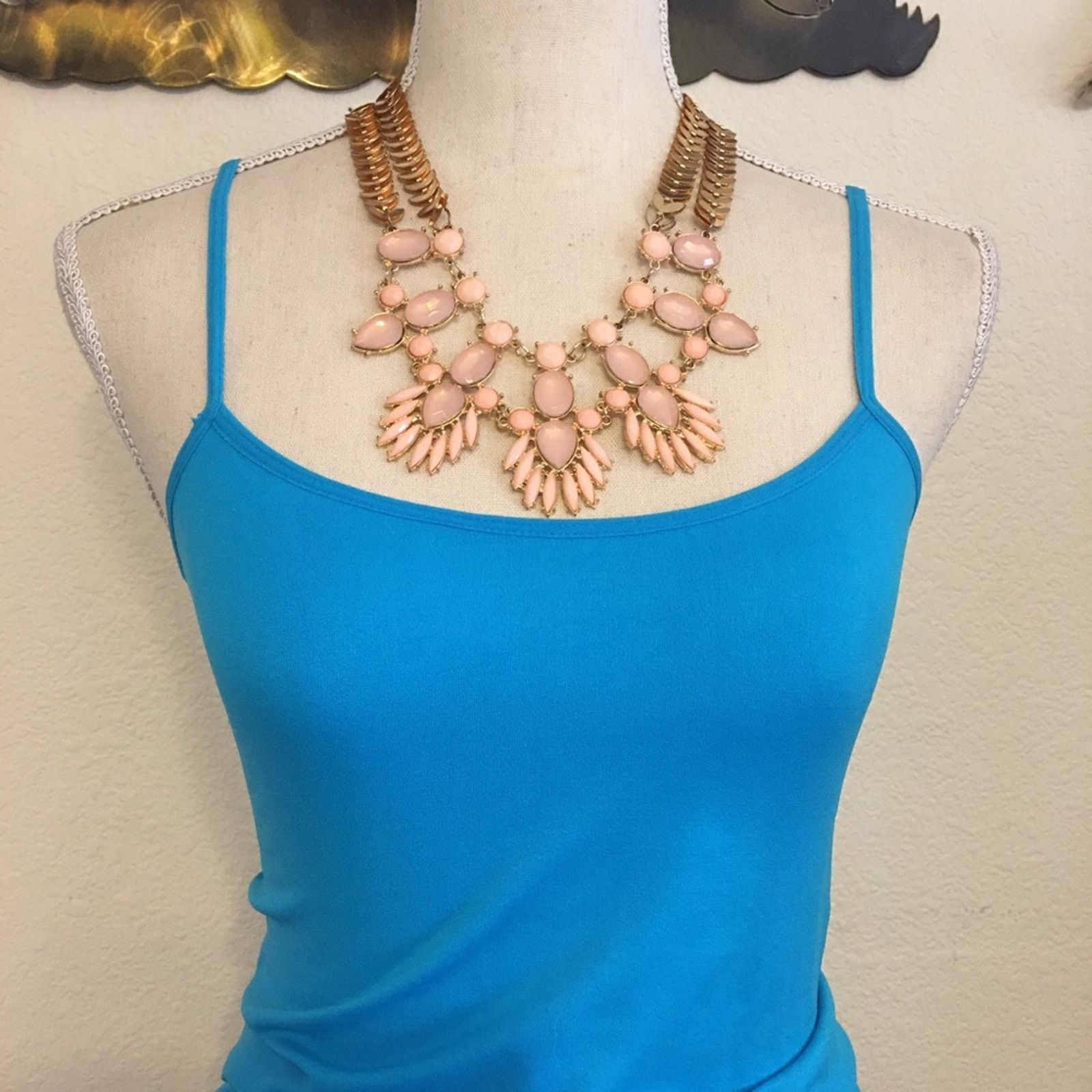 Jewelry Blush pink stone gold leaf fancy chain necklace Size ONE SIZE - 4 Thumbnail