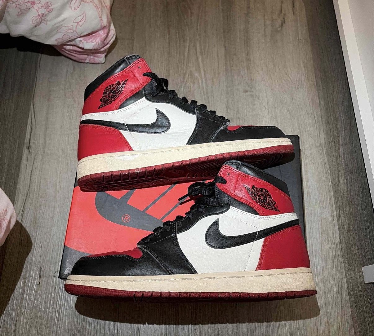 Jordan Brand jordan 1 bred toe size 9.5 Size US 9.5 / EU 42-43 - 1 Thumbnail