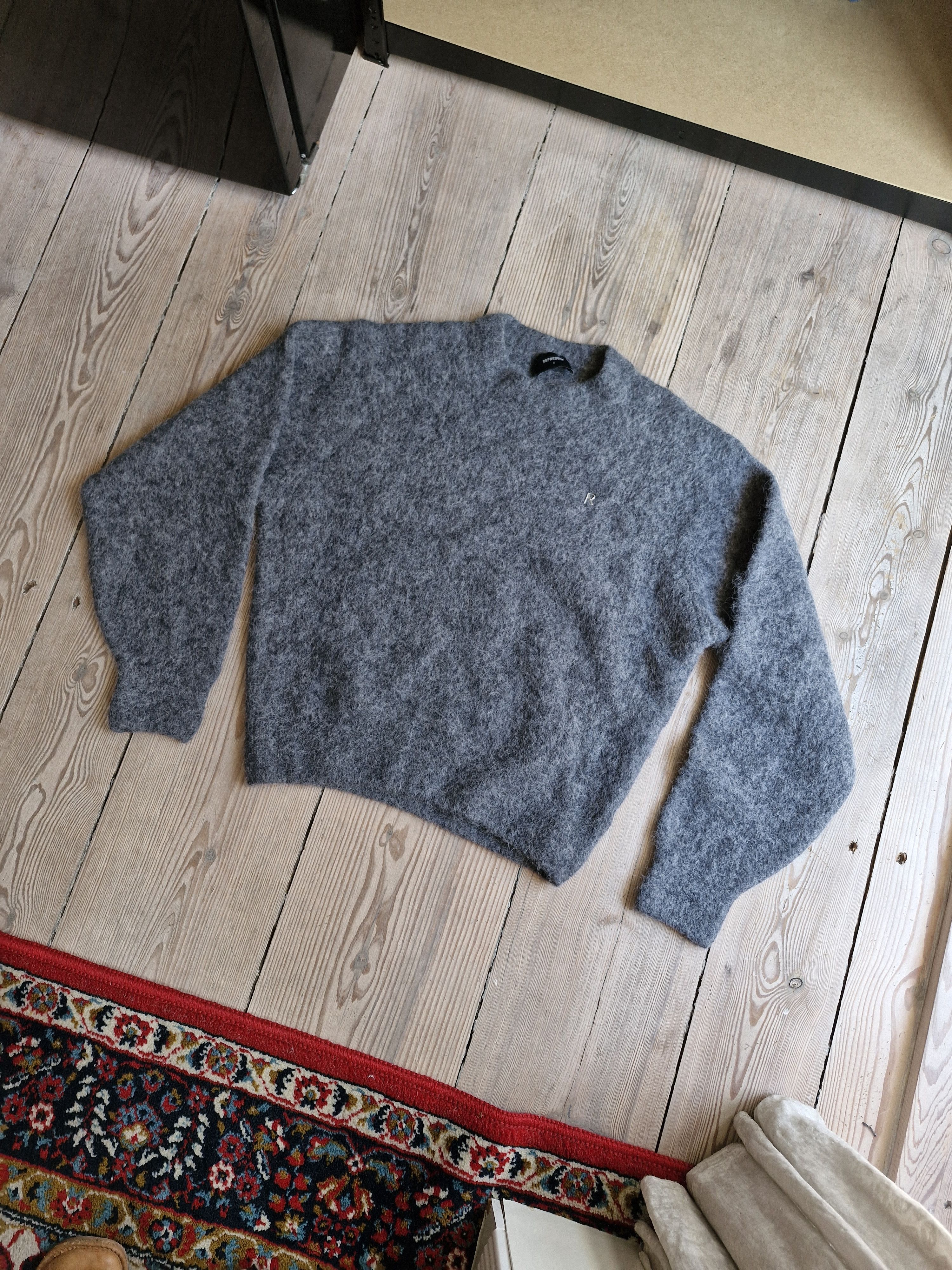 Represent Clo. Represent Alpaca boxy cropped oversized fuzzy knit sweater Size US S / EU 44-46 / 1 - 1 Thumbnail