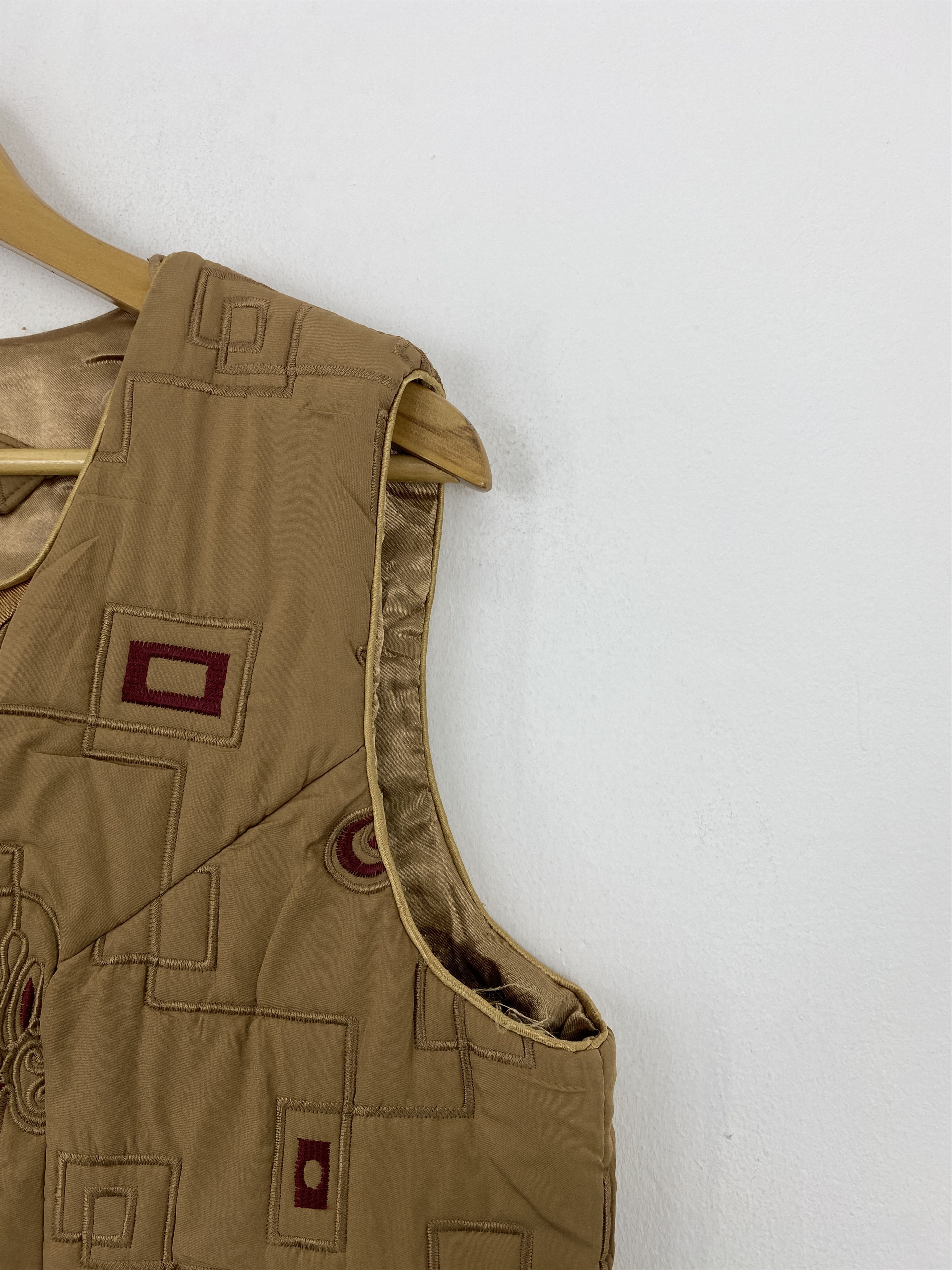 Japanese Brand Vintage Japanese Traditional Embroidered Vest J1840 Size US S / EU 44-46 / 1 - 7 Thumbnail