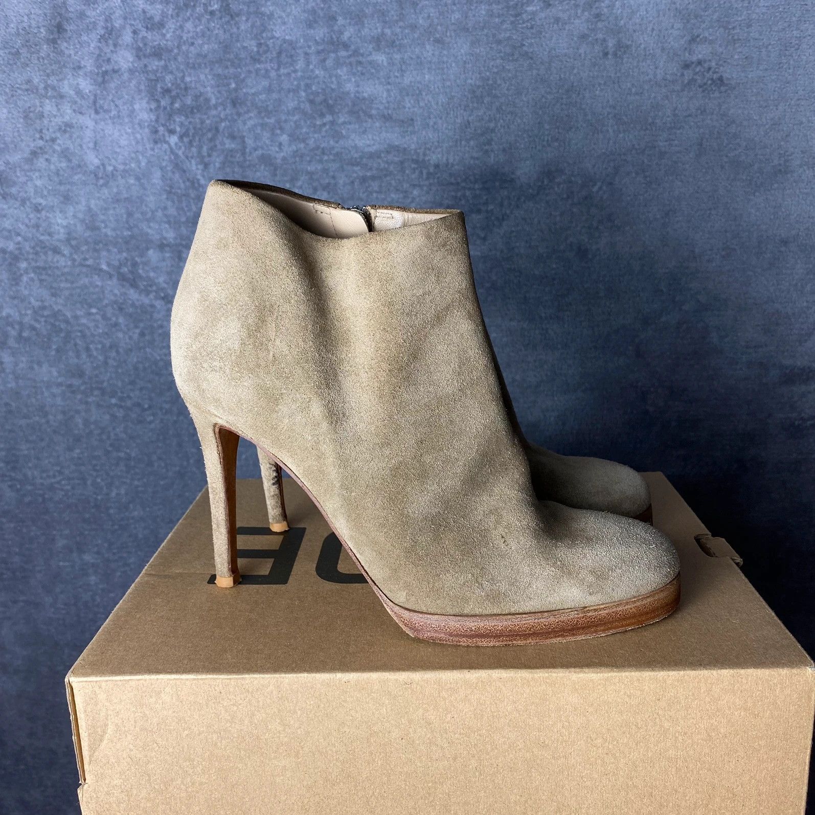 Designer × Michael Kors Michael Kors beige suede hills with zipper Size US 10 / IT 40 - 5 Thumbnail