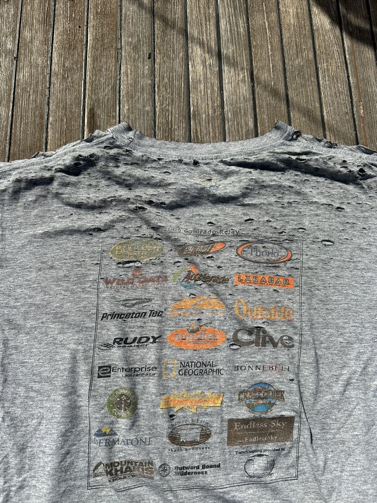 Mountain Hardwear Vintage Distressed Mountain Hardwear T shirt Size US L / EU 52-54 / 3 - 7 Thumbnail