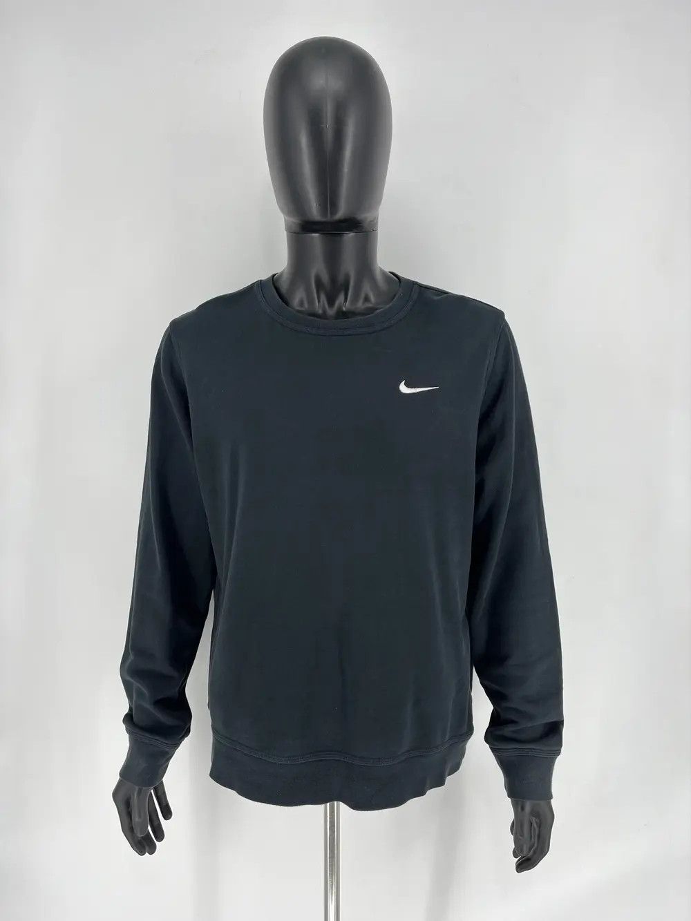 Nike × Vintage Vintage Nike Black Embroidery Logos Sweatshirt Crazy Style Size US L / EU 52-54 / 3 - 4 Thumbnail
