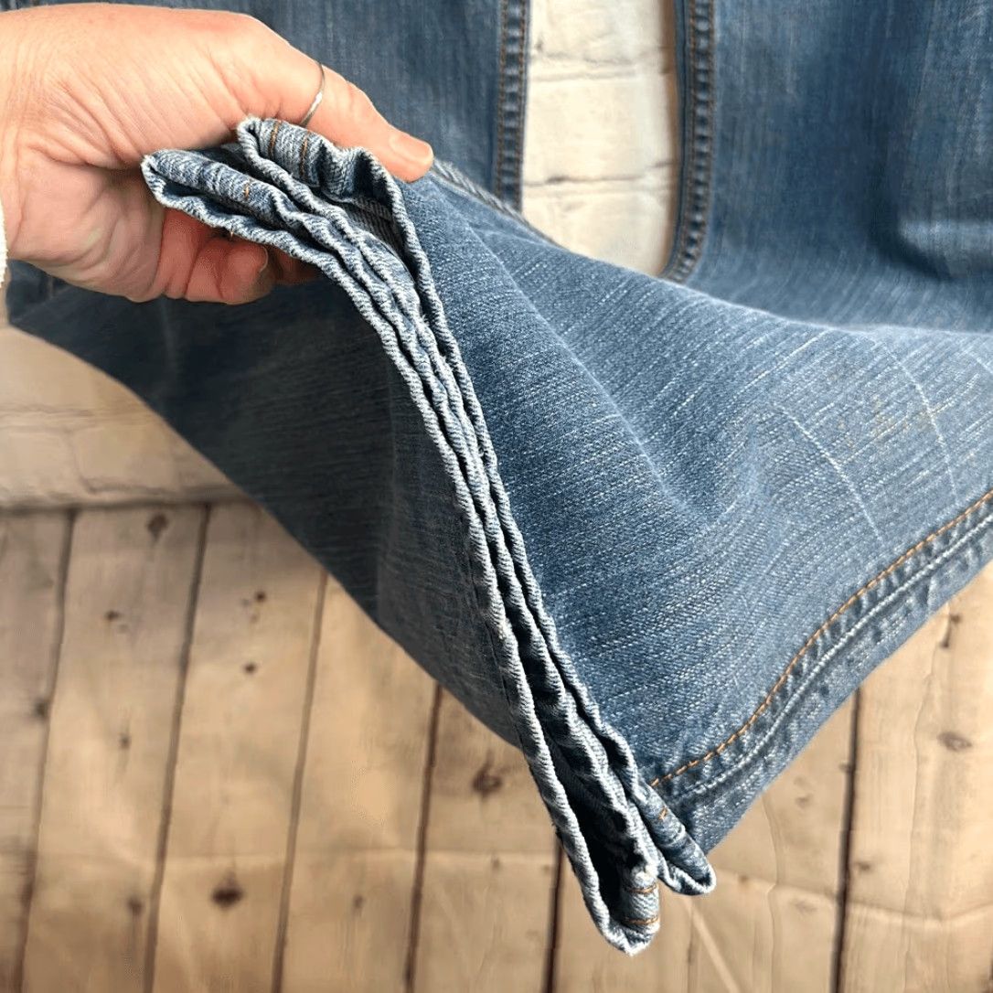 Levi's VINTAGE Levi's Red Collection Limited Edition Jeans Tag W 32x32 Unique Patch Men Jeans 32 Blue Loose Patch 32 Mens Size US 32 / EU 48 - 4 Thumbnail