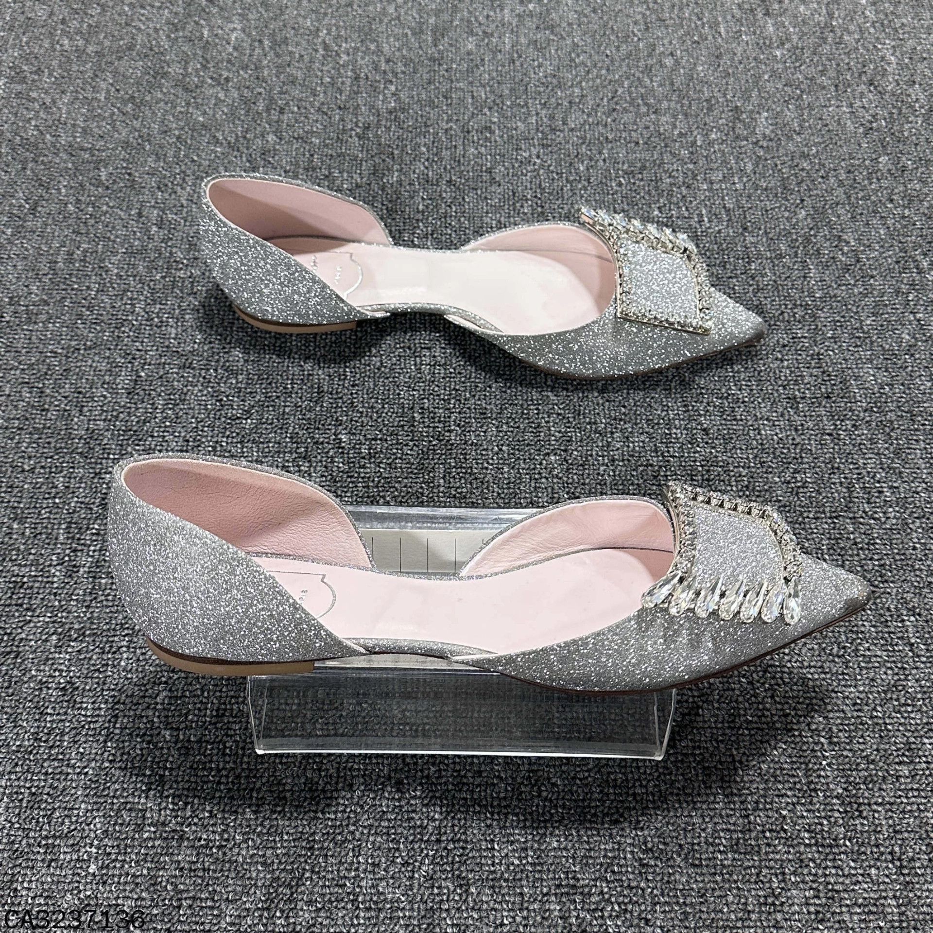 Roger Vivier Roger Vivier 99 New Flats 39 Toe Glitter Missing Size US 8 / IT 38 - 3 Thumbnail