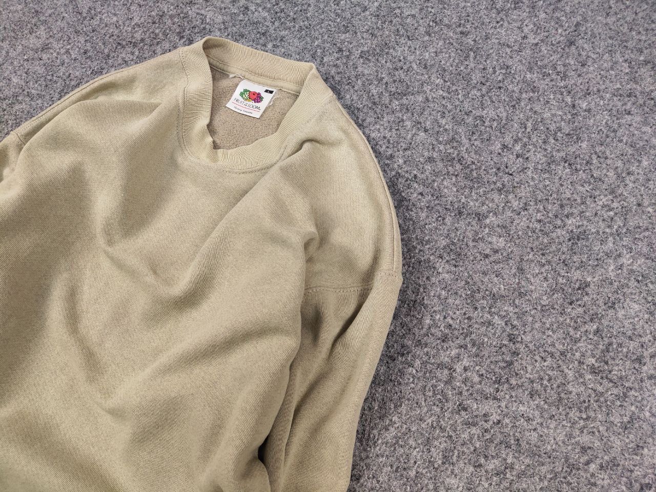 Fruit Of The Loom Vintage 90's Fruit Of The Loom Blank Crew Chek Sweatshirt Size US L / EU 52-54 / 3 - 4 Thumbnail