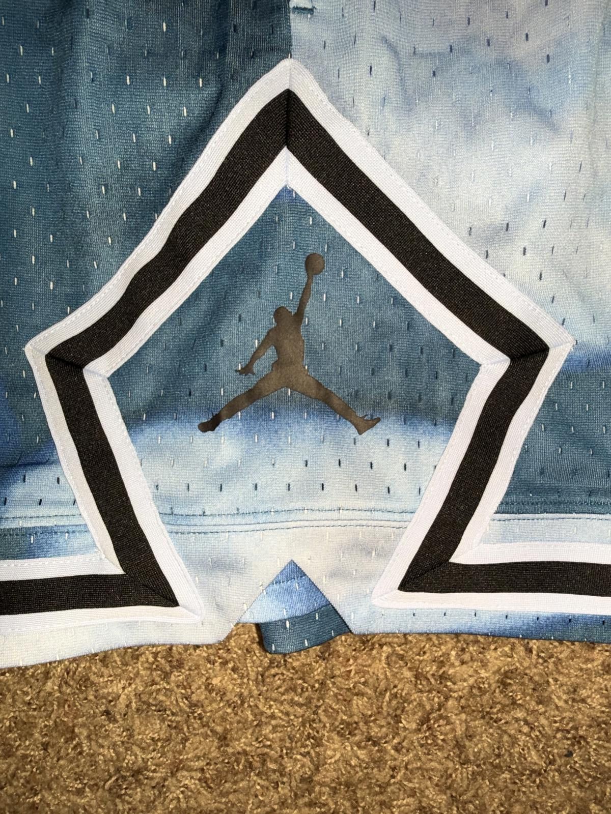 Nike Air Jordan Men’s Dri-FIT Sport Diamond Royal Tint/Black/White Shorts Sample Size US 30 / EU 46 - 9 Thumbnail