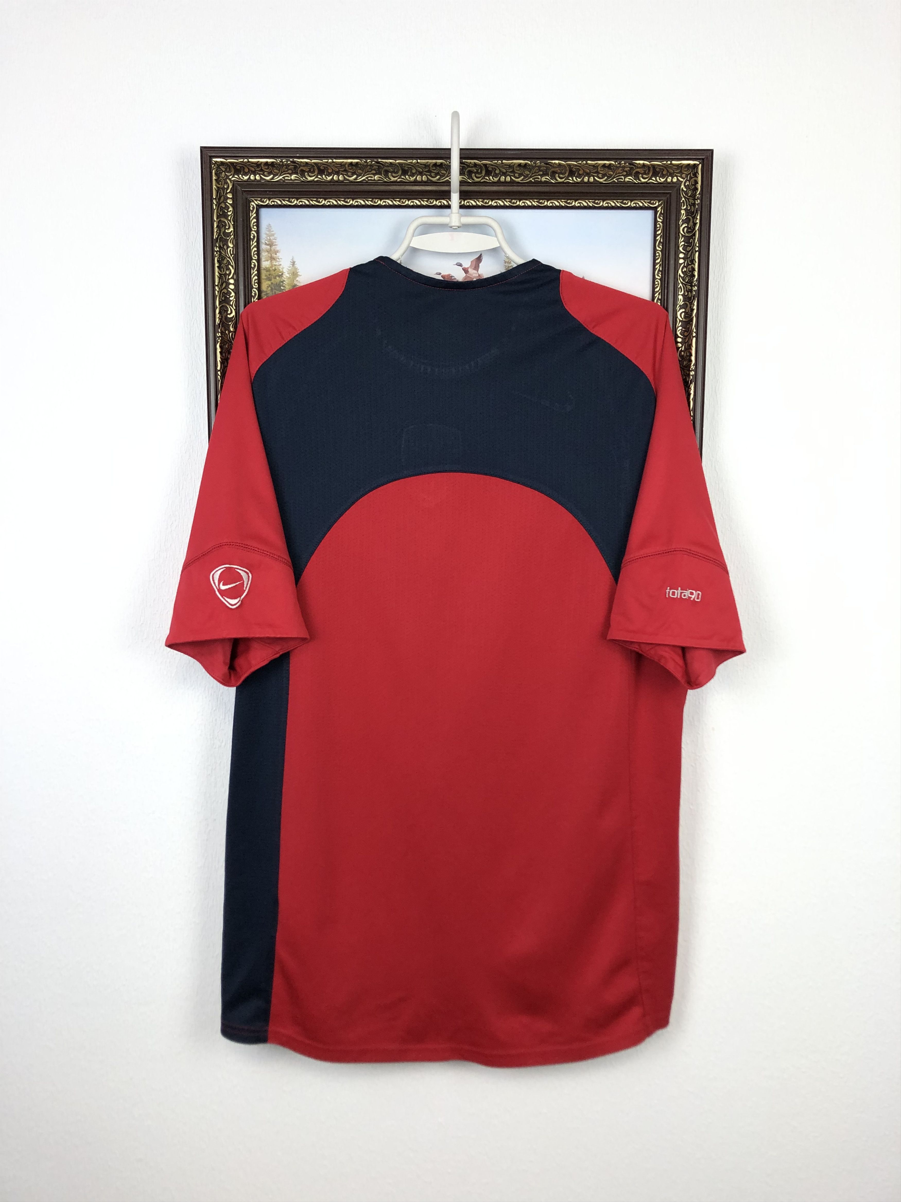 Nike Vintage Nike Arsenal o2 Football Train Shirt Jersey Tee Hype Size US L / EU 52-54 / 3 - 11 Thumbnail