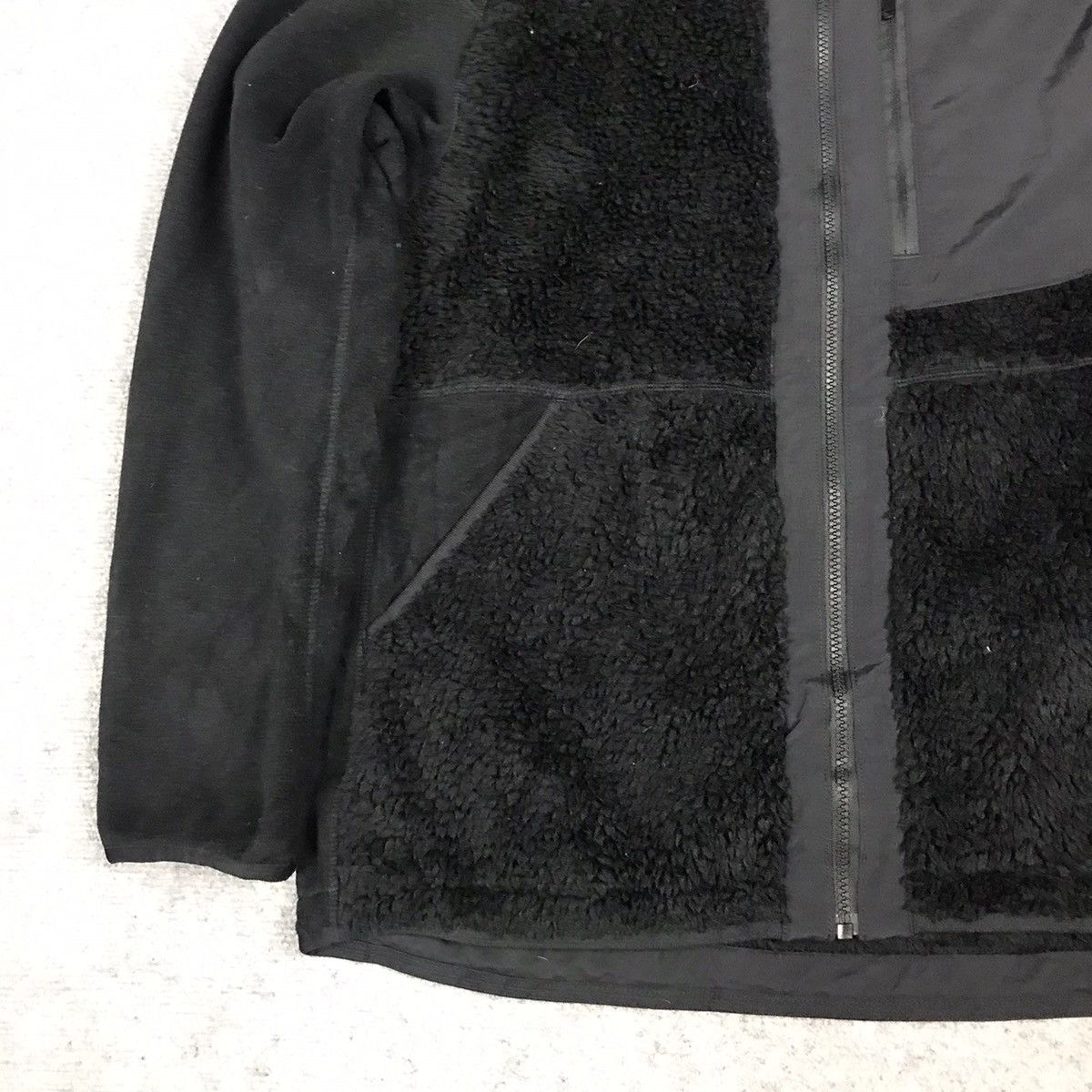 White Mountaineering Uniqlo x white mountaineering Sherpa black jacket Size US L / EU 52-54 / 3 - 3 Thumbnail