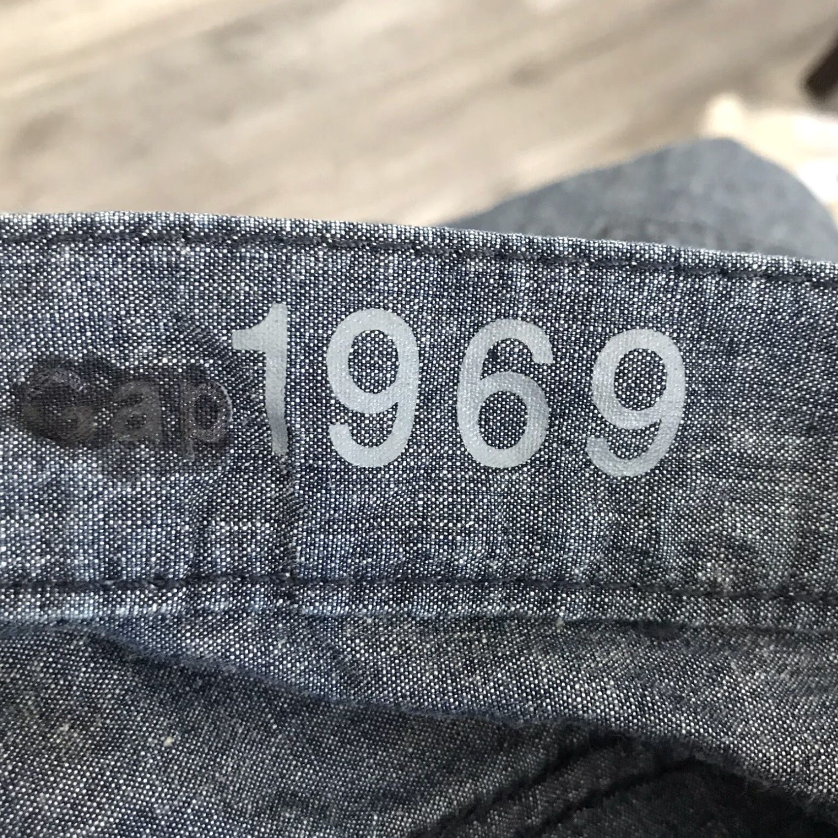Gap GAP 1969 Shorts Mens Size 29 Lightweight Denim Straight Cuffed Bermuda Cotton Shorts Reg Mens Blue Slim? Size US 29 - 7 Thumbnail