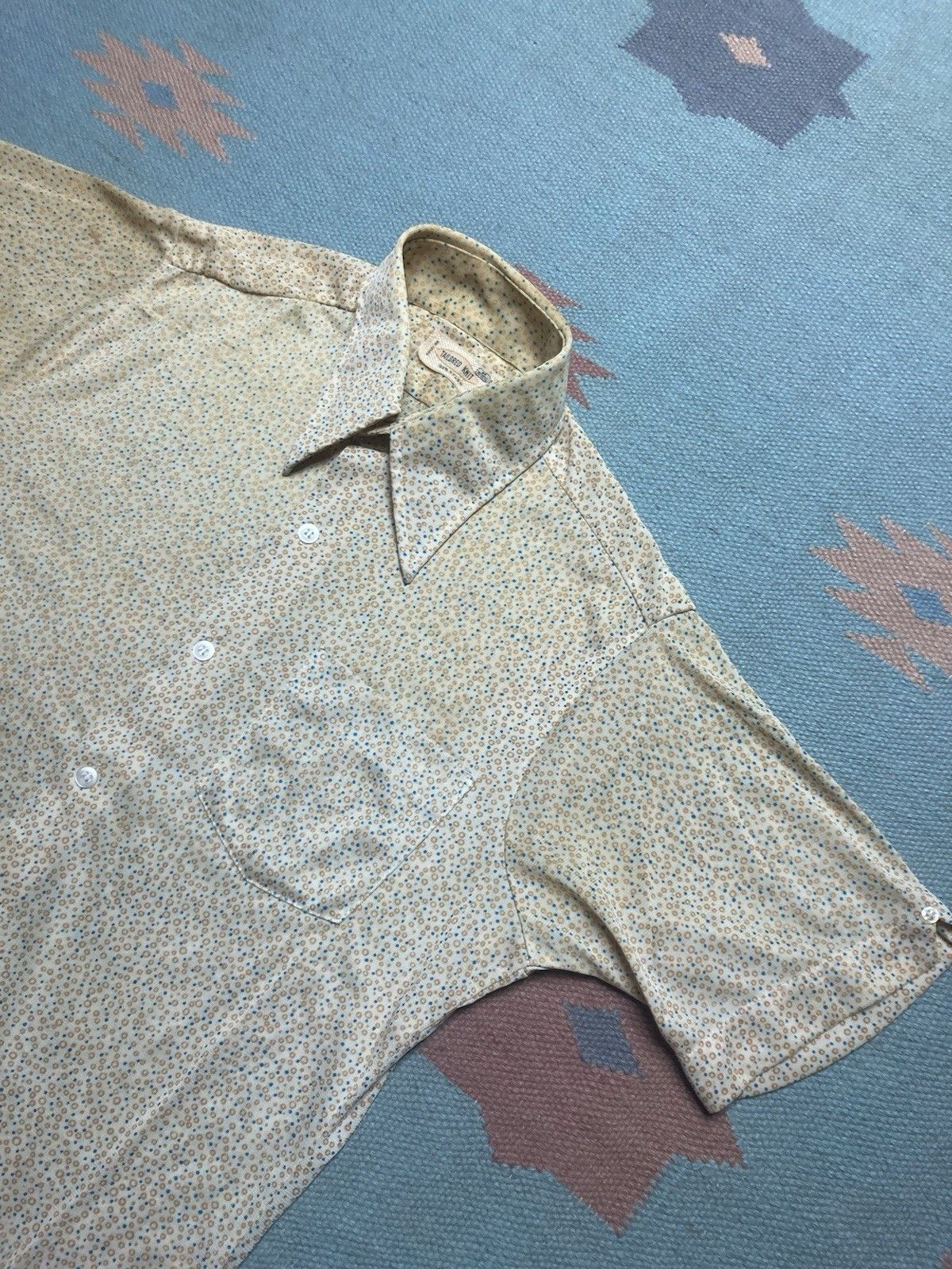 Vintage 70s button shirt nylon polka dot dagger collar boxy medium Size US M / EU 48-50 / 2 - 3 Thumbnail