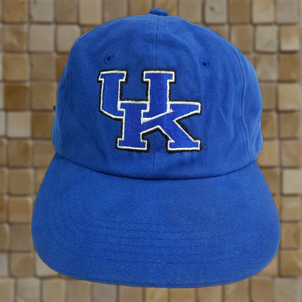 NCAA VTG University Of Kentucky Wildcats Snapback UK College Hat Baseball Cap NCAA Blue MENS Adjustable Embroidered Logo NCAA College Retro 90s Hat Size ONE SIZE - 1 Thumbnail