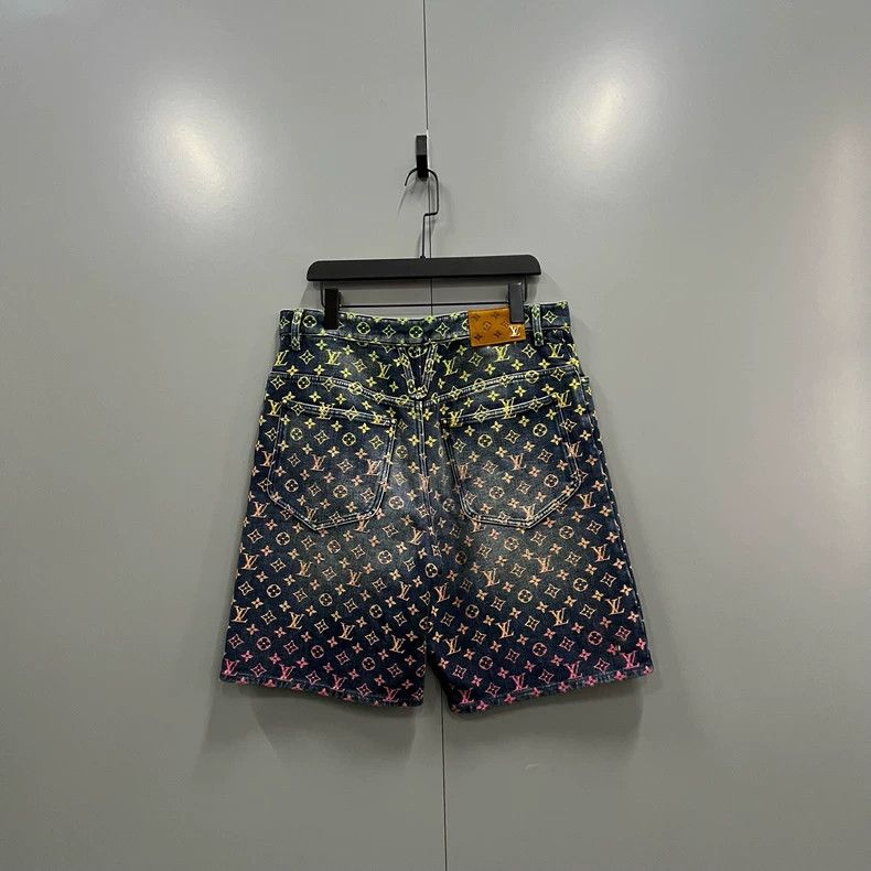 Louis Vuitton Louis Vuitton Gradient colored presbyopic denim shorts 2501 Size US 32 / EU 48 - 2 Thumbnail