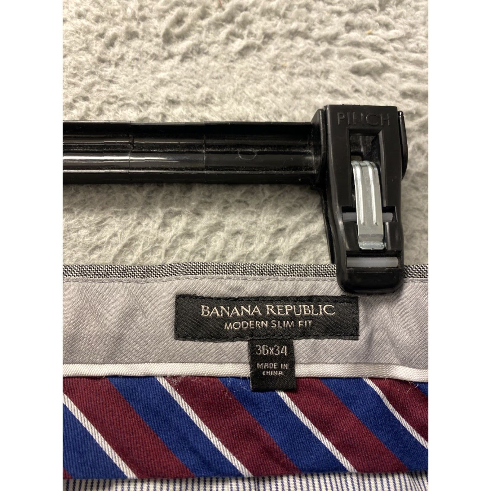 Banana Republic Banana Republic Dress Pants Mens 34 Regular Gray Cotton Wool Solid Straight Front Zip Button Pockets Classic City College 90s (if applicable) Mens Size US 34 / EU 50 - 7 Thumbnail