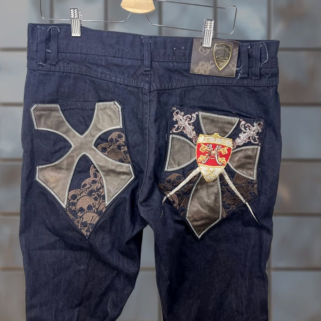 Pelle Pelle VINTAGE Pelle Pelle Jeans Baggy Skull Crest Blue 38 Mens Size US 38 / EU 54 - 1 Thumbnail
