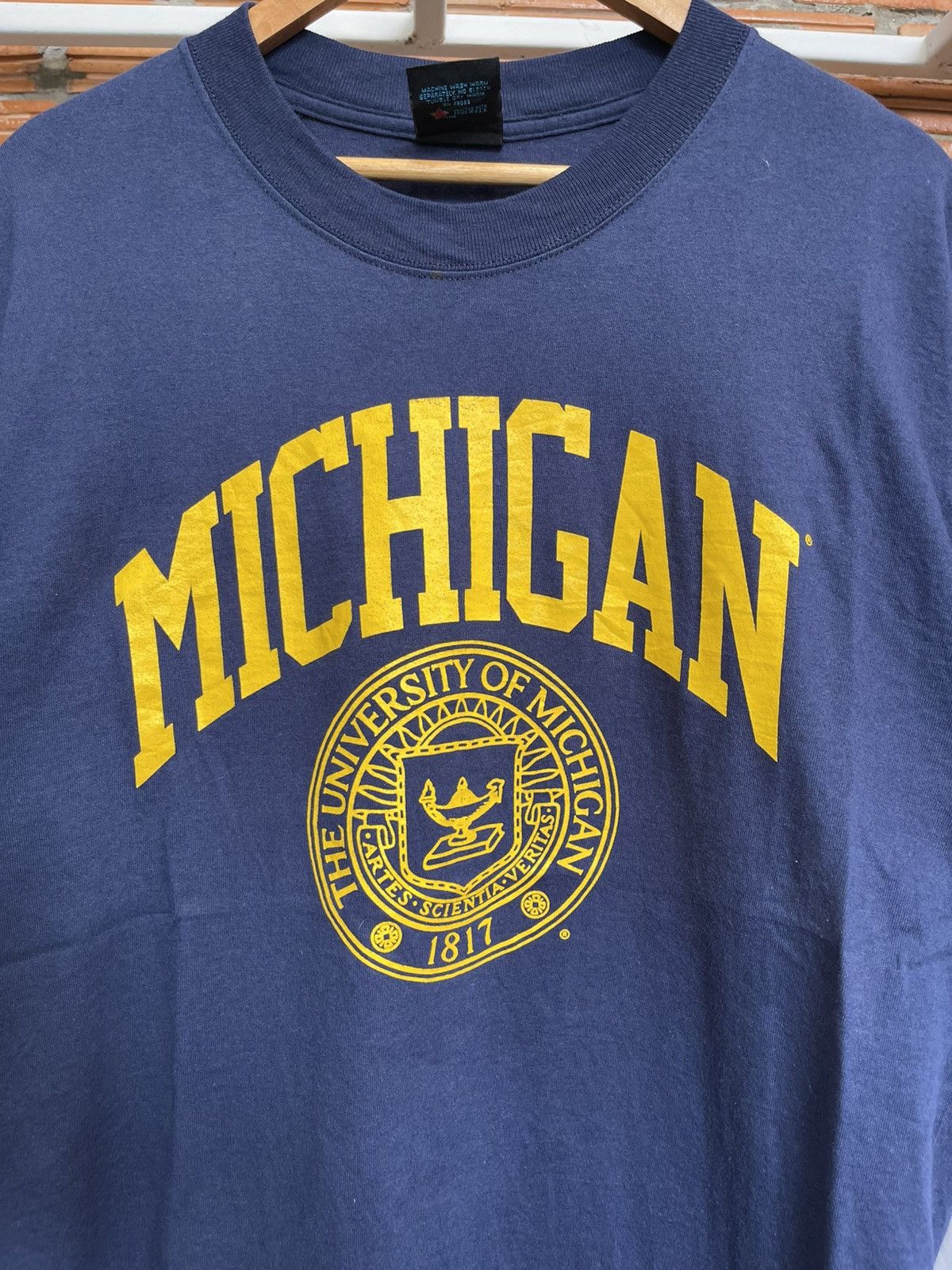 Vintage Vintage University Michigan T shirt L Size US L / EU 52-54 / 3 - 2 Thumbnail