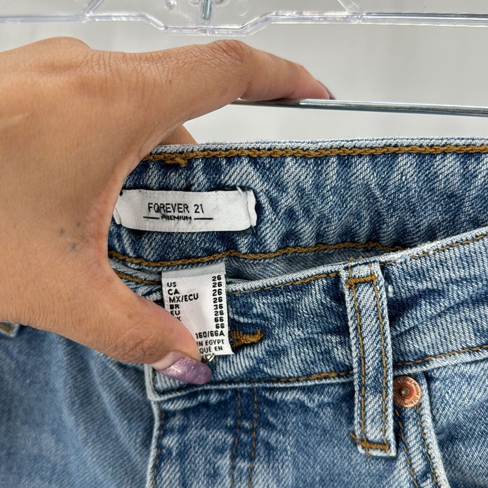 Forever 21 Forever 21 high waisted distressed tapered leg jeans sz 26 Size 26" / US 2 / IT 38 - 5 Thumbnail