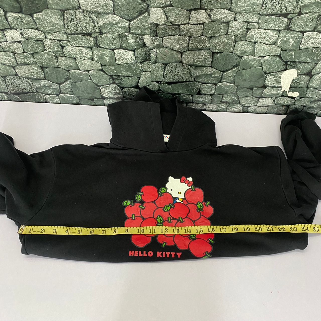 Anime Vintage Hello Kitty Hoodies Size US L / EU 52-54 / 3 - 5 Thumbnail