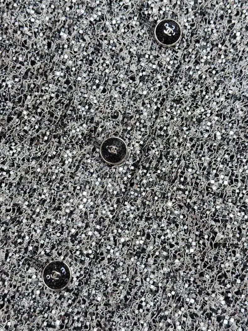 Chanel Chanel Black long-sleeved jacket with sequin embroidery Size XS / US 0-2 / IT 36-38 - 4 Thumbnail