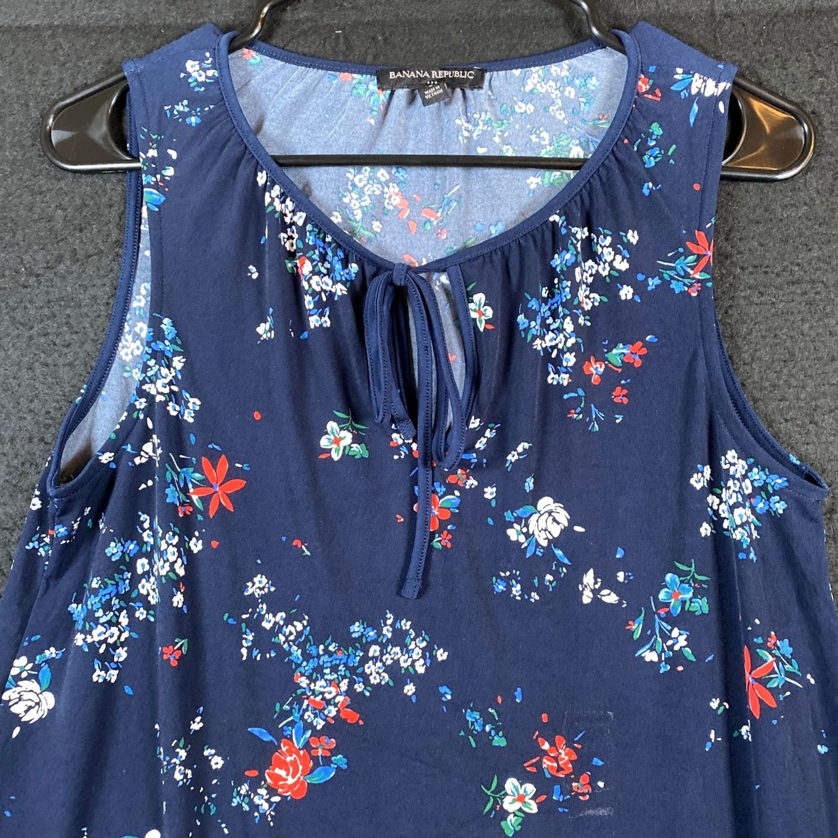 Banana Republic Banana Republic Womens Blouse Leaf Floral Front Tie Sleeveless Stretch Small Shirt Womens Blouse Leaf Floral Front Tie Sleeveless Stretch Small Size S / US 4 / IT 40 - 2 Thumbnail