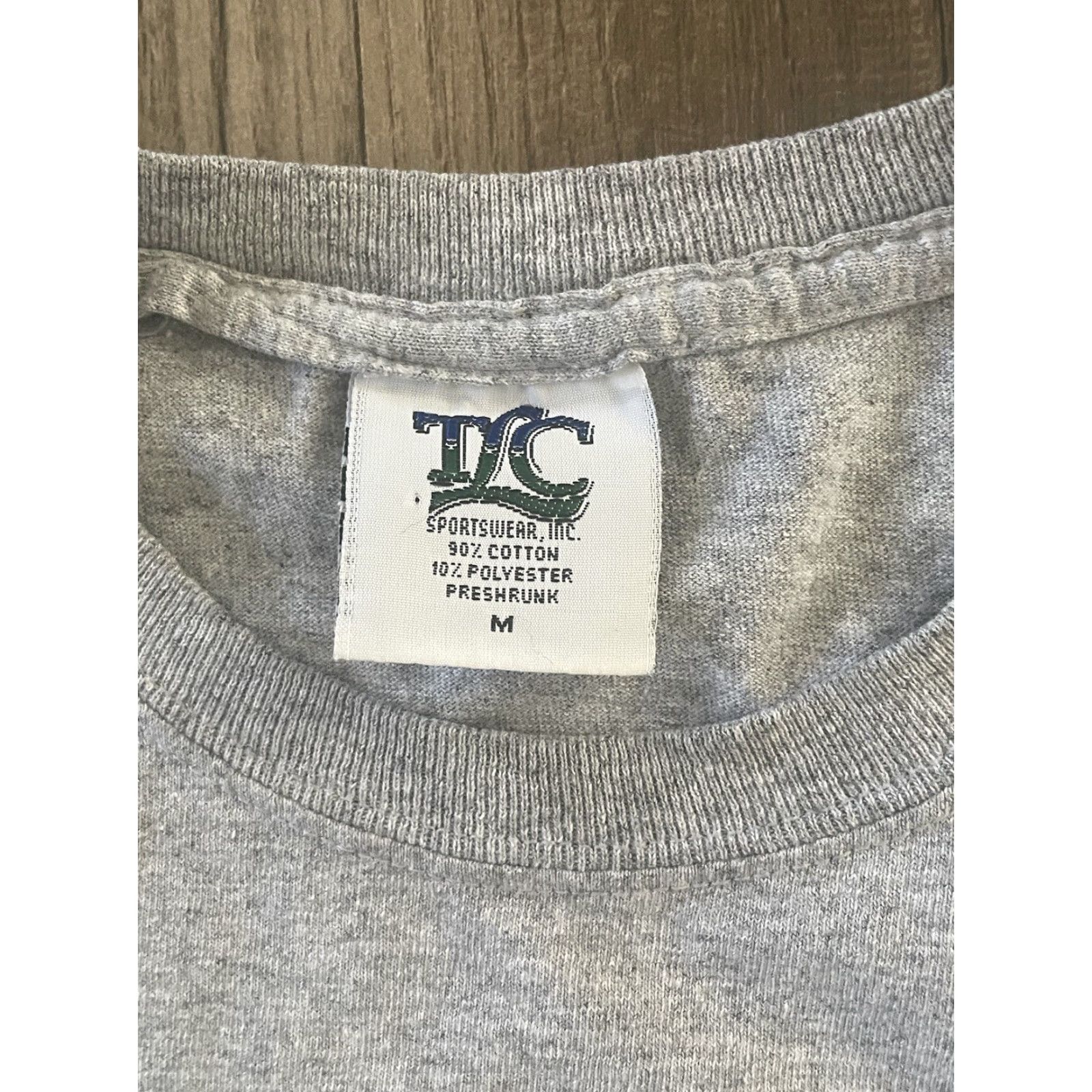 Vintage VINTAGE Long Beach T-Shirt Grey Medium TLC Sports Tag Men M Short Sleeve Shirt Sports 90s Mens Size US M / EU 48-50 / 2 - 3 Thumbnail