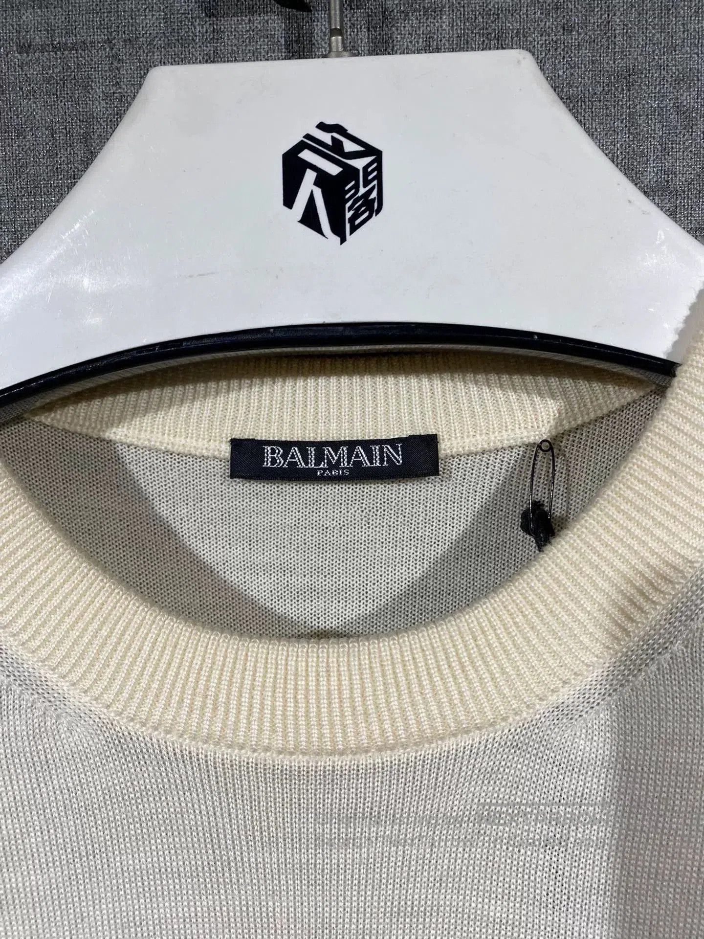 Balmain balmain lightweight knit sweater with tag. Size US XS / EU 42 / 0 - 5 Thumbnail