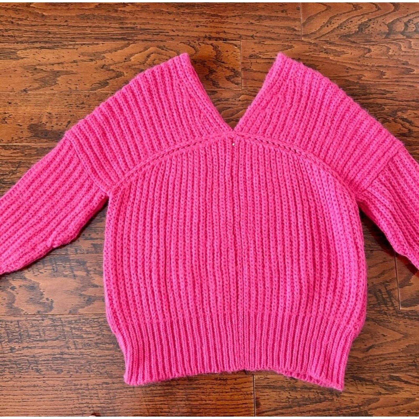 Other Cuyana Womens Alpaca /Wool Chunky V Neck Azalea Sweater XS/S Size S / US 4 / IT 40 - 4 Thumbnail