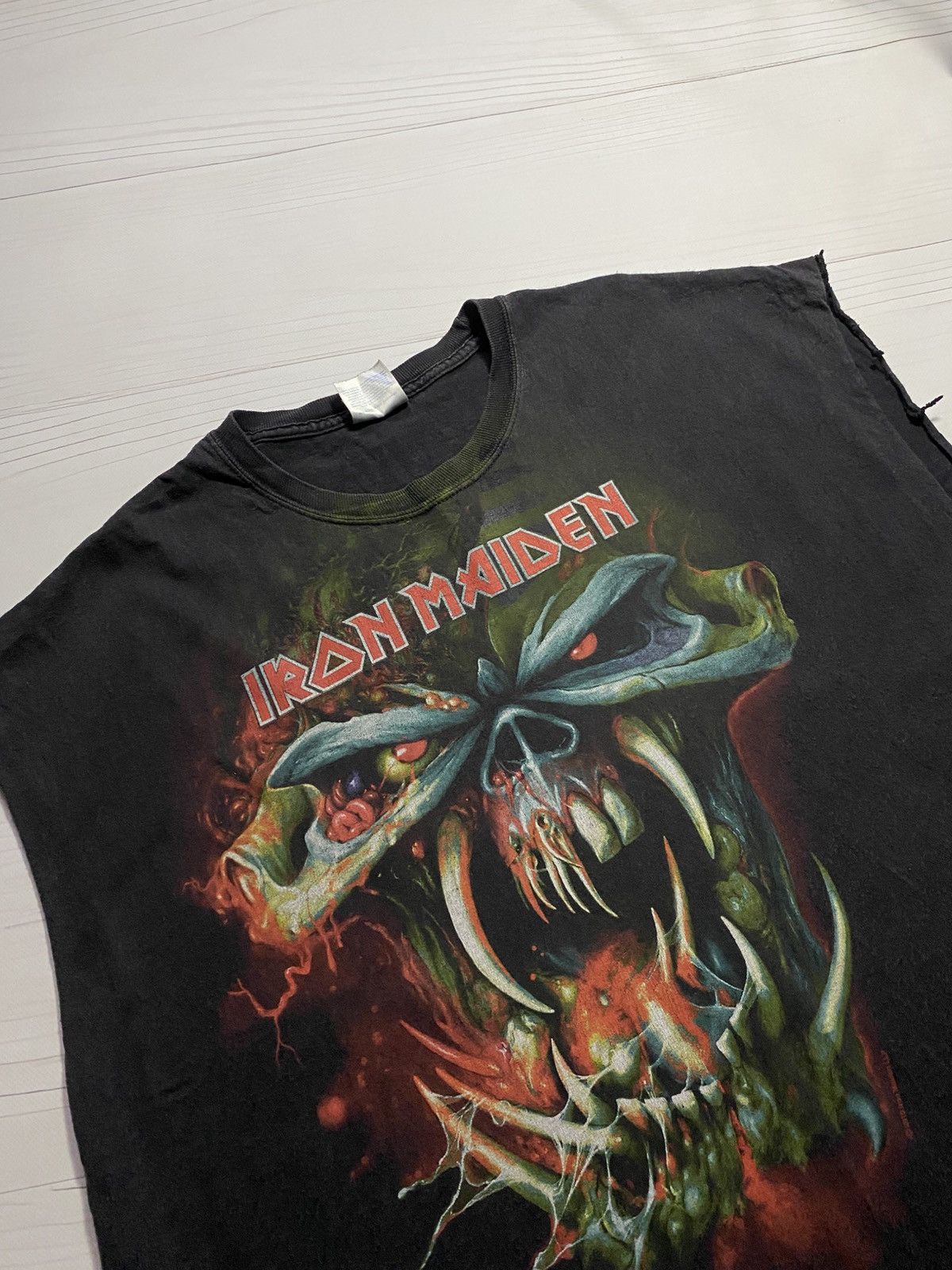 Vintage Vintage Iron Maiden 2010 The Final Frontier tank top Size US XXL / EU 58 / 5 - 6 Thumbnail