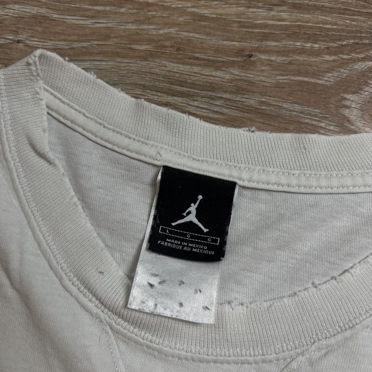 Nike 90s Nike Air Jordan Vintage Big Logo Retro Tee T-Shirt Size US L / EU 52-54 / 3 - 6 Thumbnail