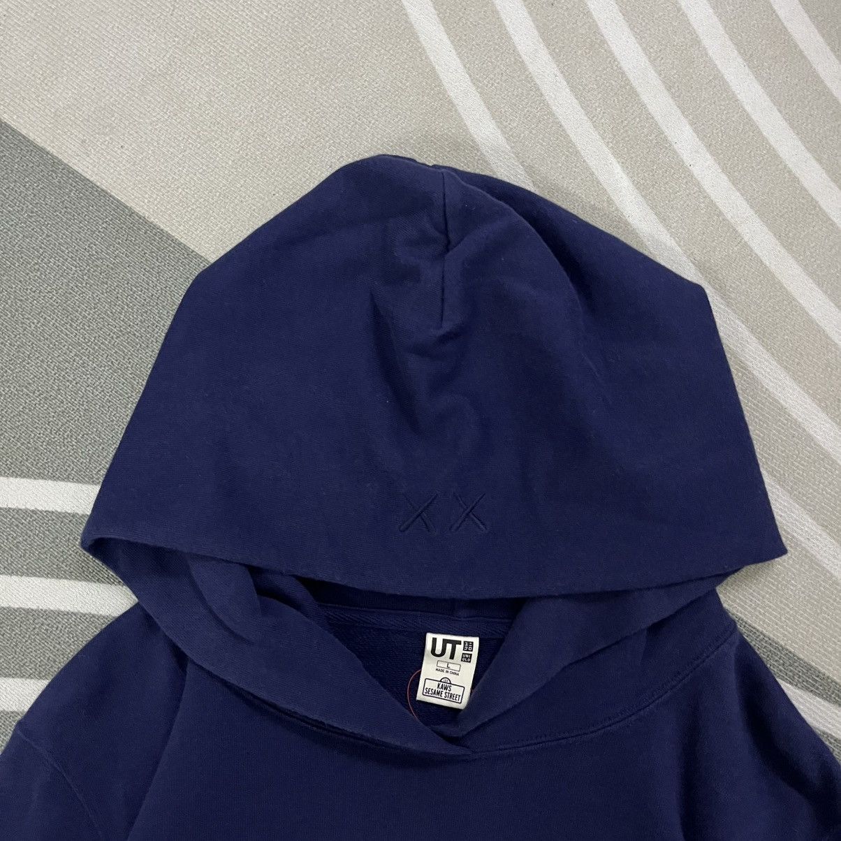 Kaws × Uniqlo UNIQLO KAWS SESAME STREET Size US M / EU 48-50 / 2 - 6 Thumbnail