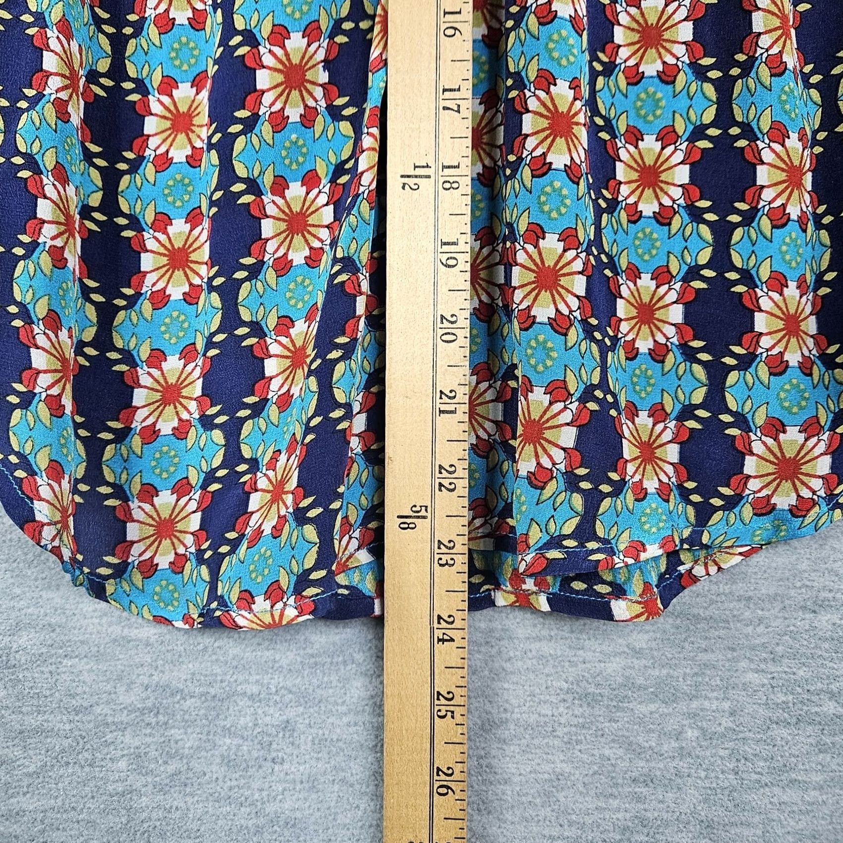 IOLANI Tolani Silk Blouse Women's Bohemian Peasant Floral V-neck Sz S Multicolor Long Sleeve Slim Fit Casual Pullover Dry Clean Only Size S / US 4 / IT 40 - 6 Thumbnail