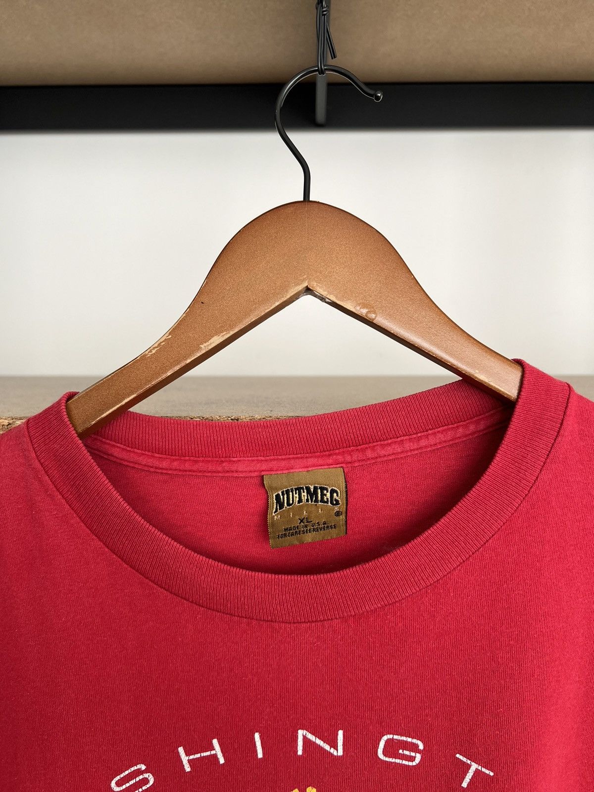 NFL Vintage 1994 Washington Redskins NFL Nutmeg Red T-shirt Size US XL / EU 56 / 4 - 11 Thumbnail