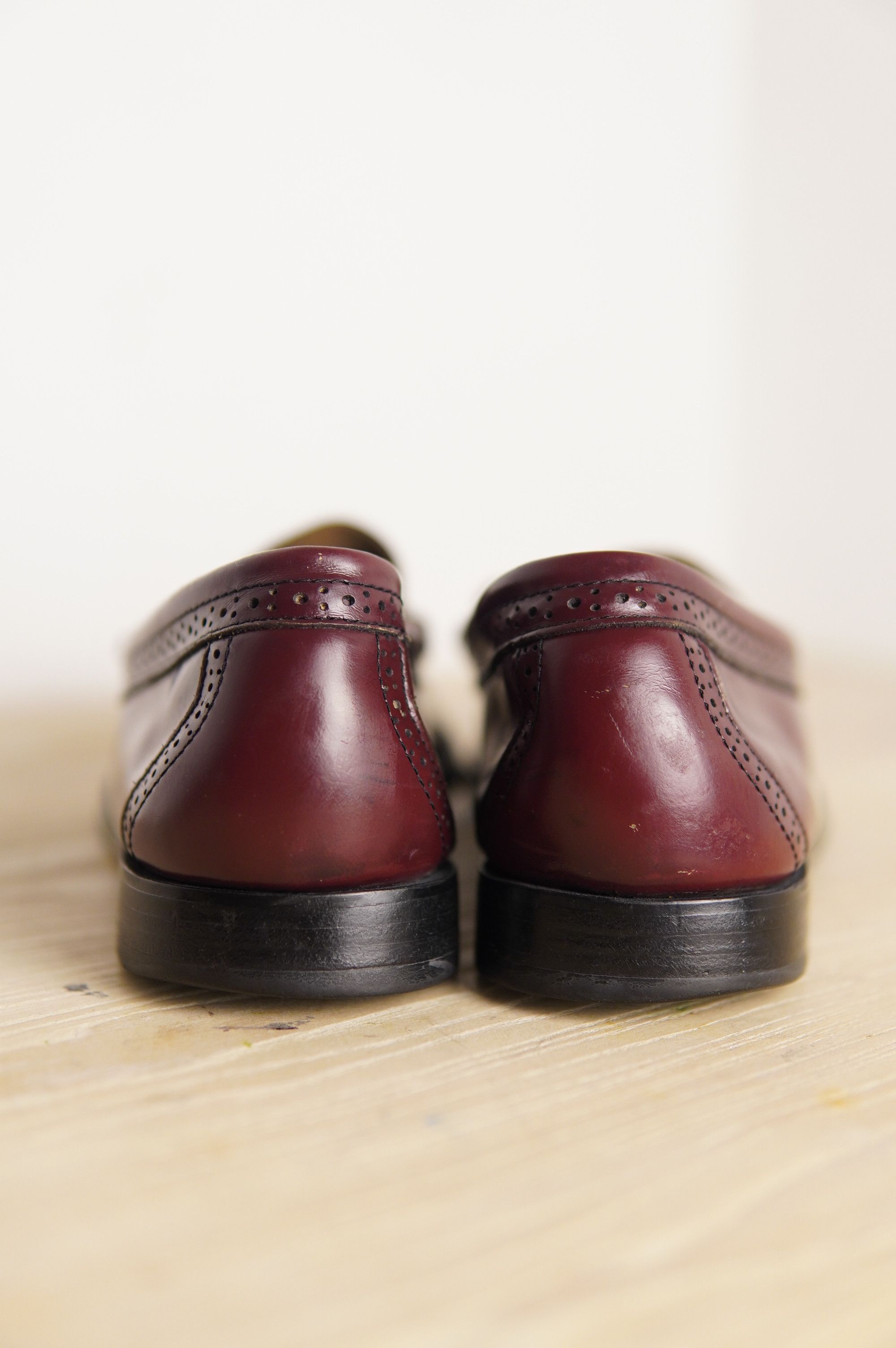 G.H. Bass & Co. Bass Weejuns Larkin Brogue Leather Wine Size US 10.5 / EU 43-44 - 6 Thumbnail