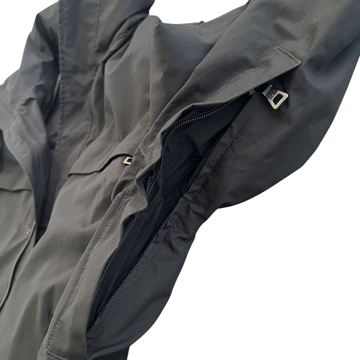Prada PRADA GORE-TEX Nylon Padded Hooded Jacket 46 Size US M / EU 48-50 / 2 - 19 Thumbnail