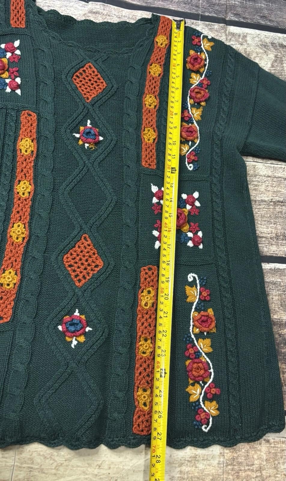 The Unbranded Brand VTG Sweater Womens Medium 3D Floral Cable Knit Green Cotton Size M / US 6-8 / IT 42-44 - 9 Thumbnail