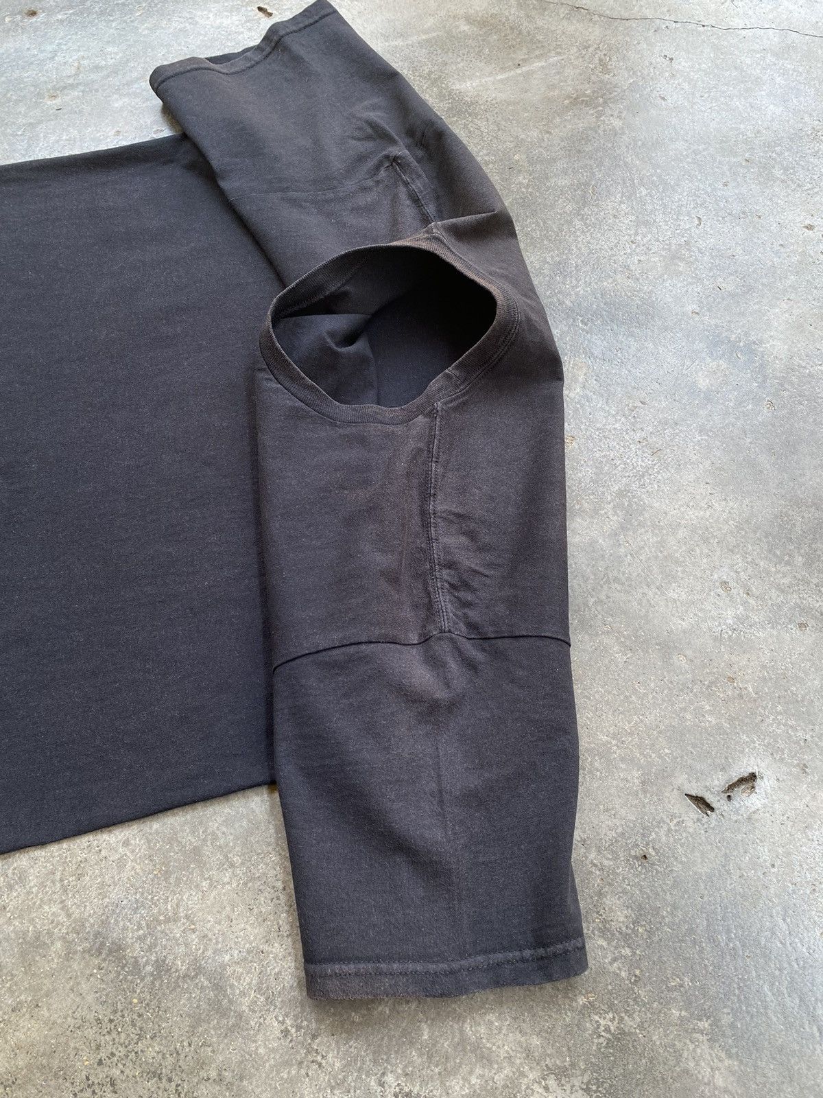 Fucking Awesome Fucking Awesome Speckle Outline Logo Distressed Tees Size US XL / EU 56 / 4 - 7 Thumbnail