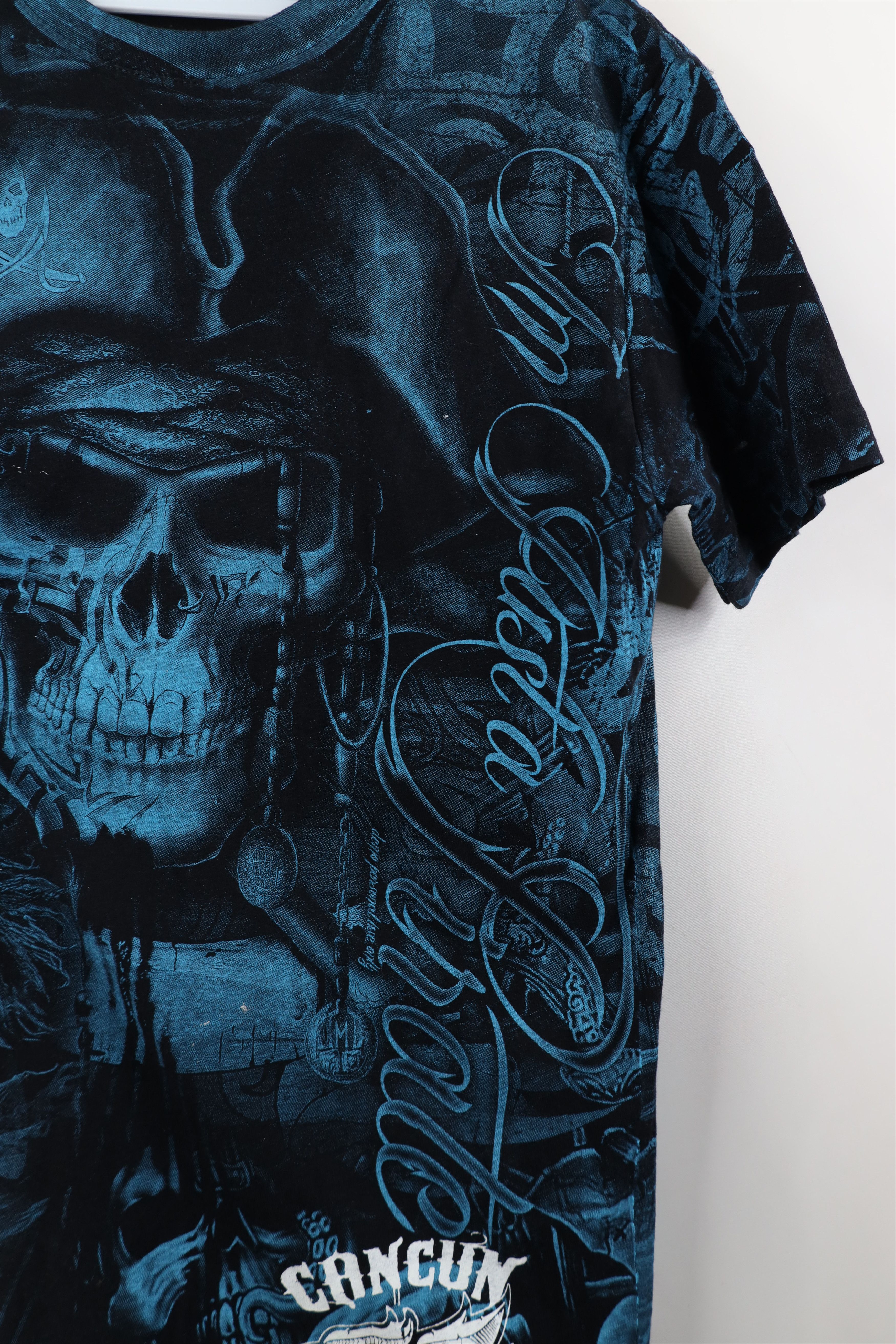 Vintage Vintage Y2K Streetwear Pirate All Over Print T-Shirt Size US M / EU 48-50 / 2 - 5 Thumbnail