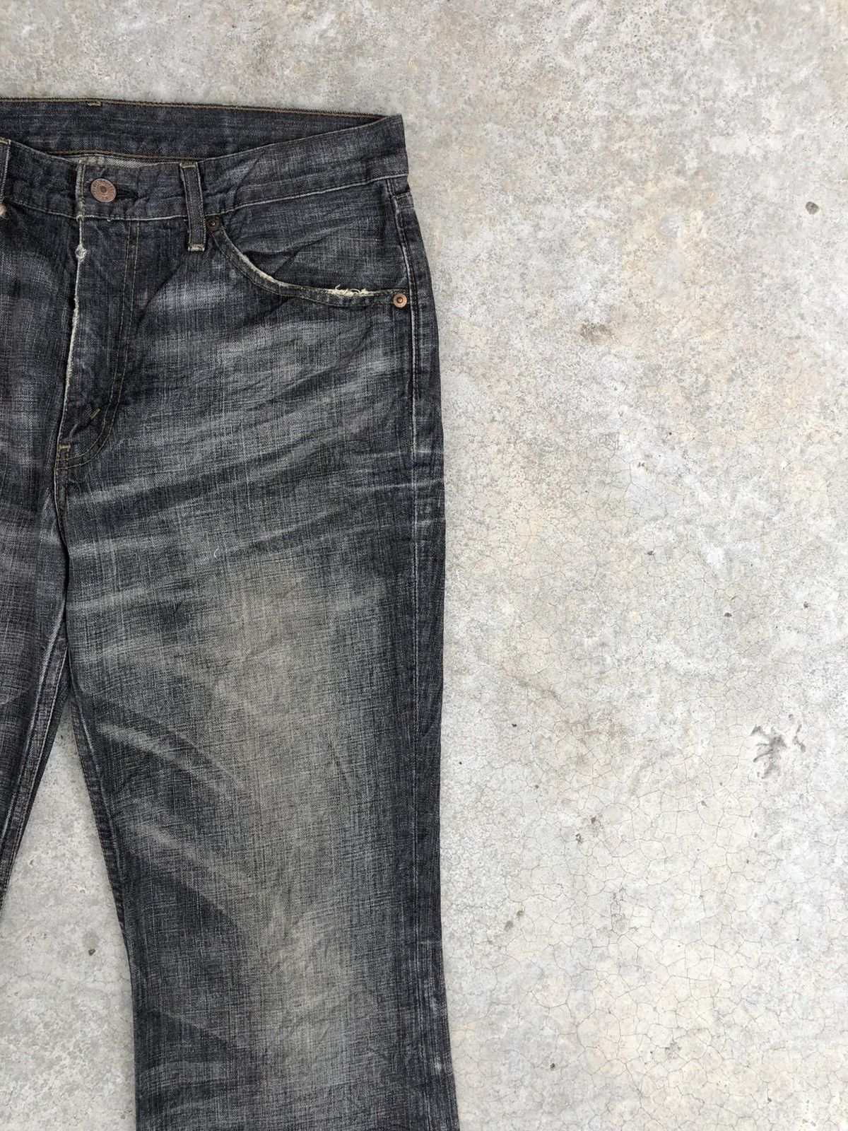If Six Was Nine Y2k Levi’s 517 Flared Jeans Distressed Denim Size US 33 - 5 Thumbnail