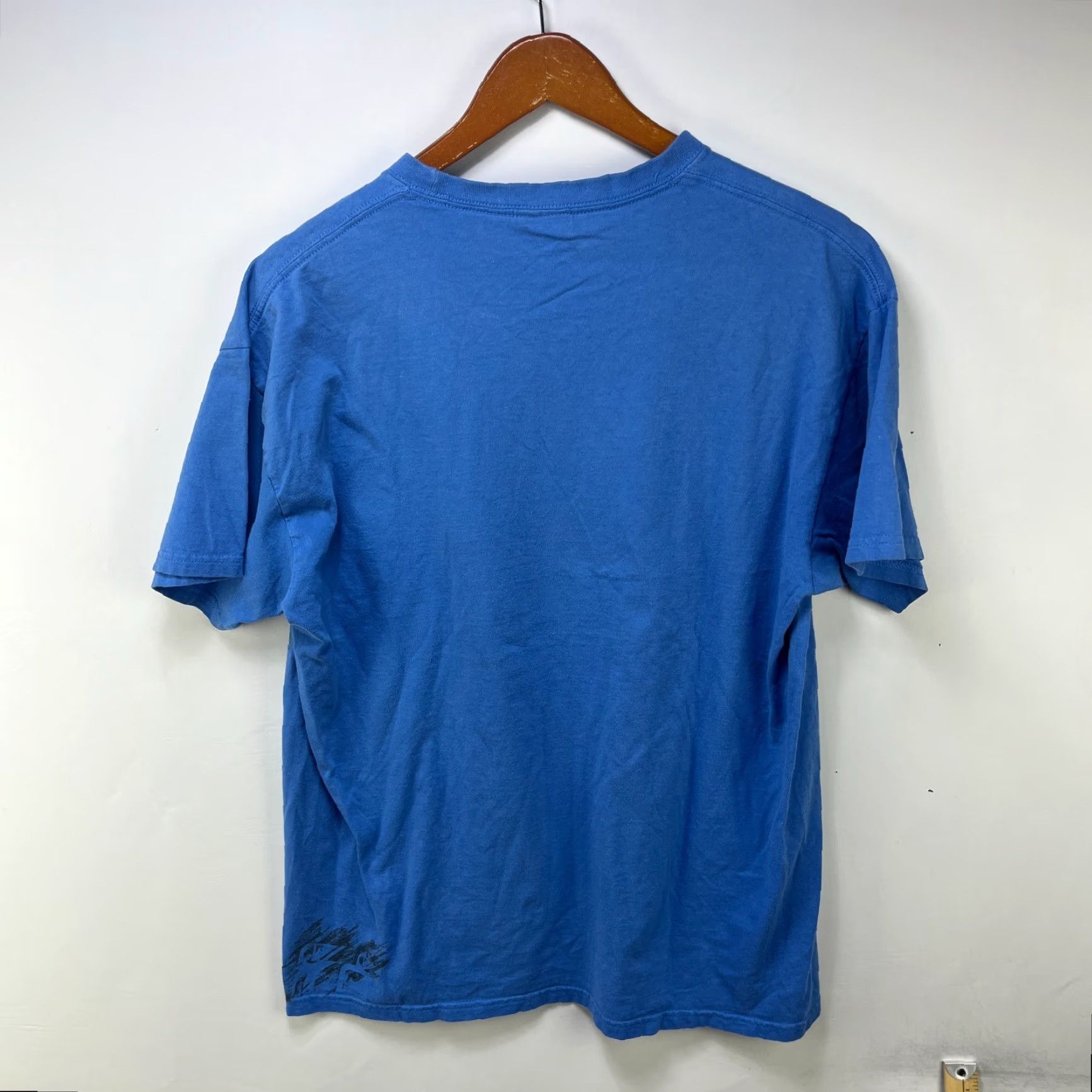 Quiksilver VINTAGE Quiksilver T-Shirt L Blue 90s Skull Graphic Print Short Sleeve Crew Neck Men Large Cotton Polyester All Seasons Regular US Size US L / EU 52-54 / 3 - 7 Thumbnail