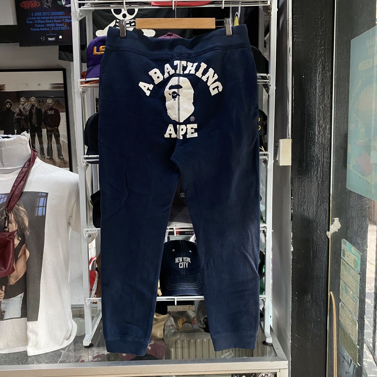 Bape Bape Bathing Ape Logo Back Sweatpants Navy Blue Sz. L Size US 34 / EU 50 - 1 Thumbnail