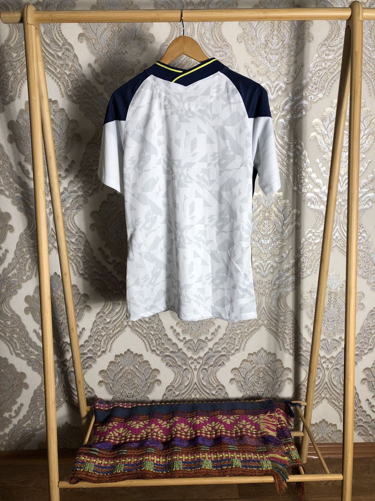 Nike VINTAGE NIKE FC TOTTENHAM HOTSPUR ENGLAND SOCXER JERSEY Y2K Size US M / EU 48-50 / 2 - 5 Thumbnail