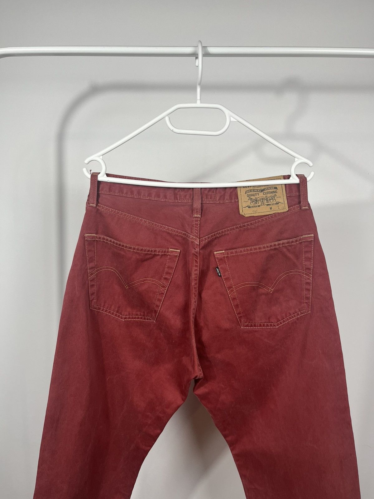 Levi's Levi’s 401 Vintage Red Straight Fit Jeans W33 L32 Tunisia Size US 30 / EU 46 - 2 Thumbnail