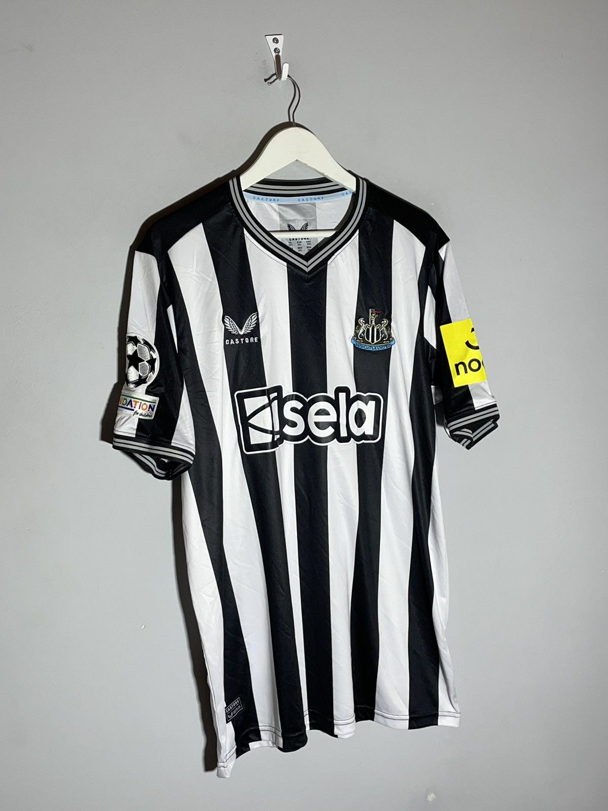 Castore #9 Callum Wilson Newcastle United Castore 2023/24 Jersey Size US XXL / EU 58 / 5 - 3 Thumbnail