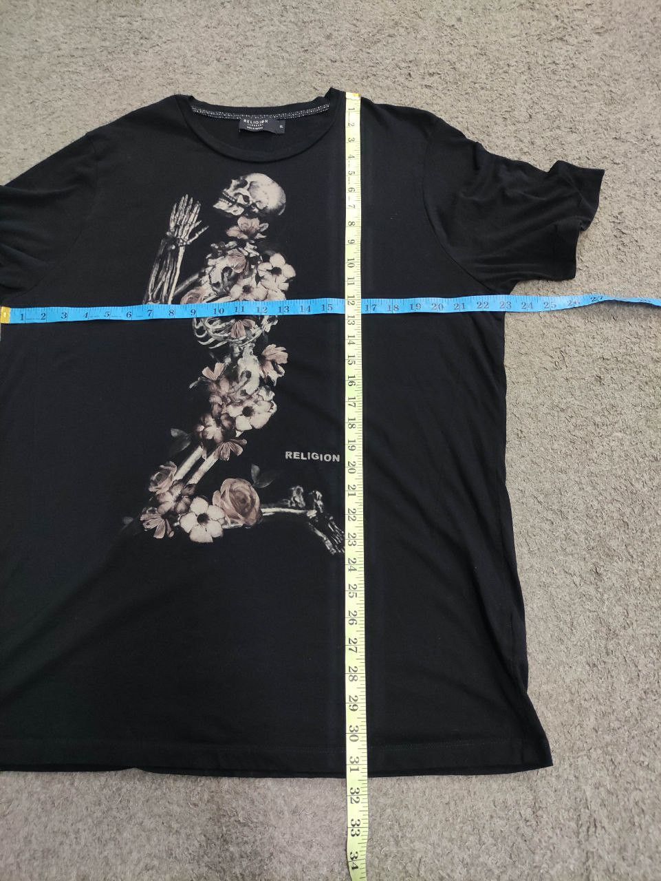 True Religion Vintage Religion London Skull Prayer Tee Tshirt Size US L / EU 52-54 / 3 - 7 Thumbnail