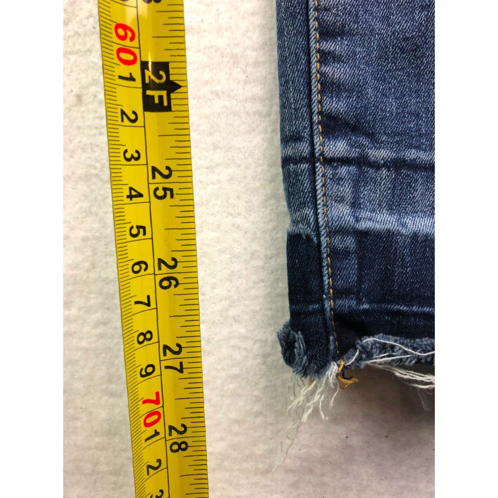 Vintage Universal Thread Juniors Jeans Mid Rise Skinny Size 6/28 Regular 27x27 Measured Size 28" / US 6 / IT 42 - 6 Thumbnail
