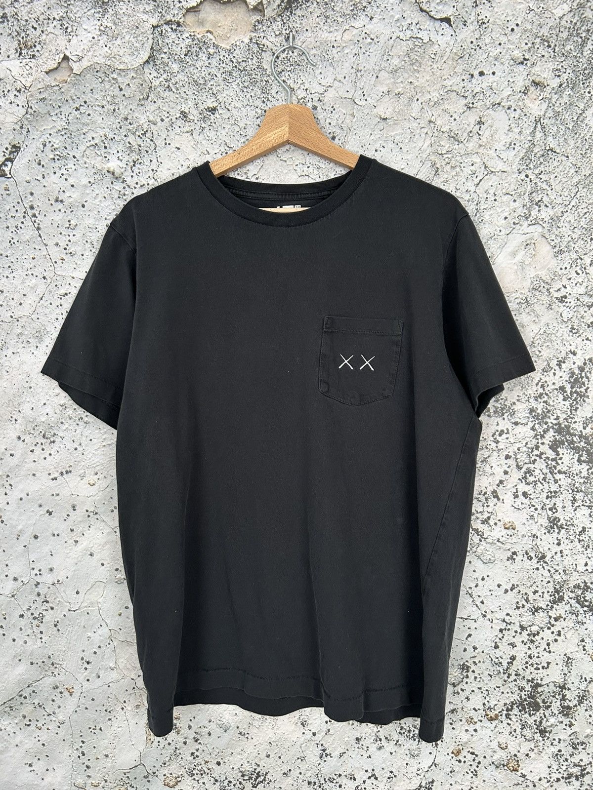 Kaws Kaws x Uniqlo Sesame Streetwear Pocket Tee Streetwear Japan Size US M / EU 48-50 / 2 - 2 Thumbnail