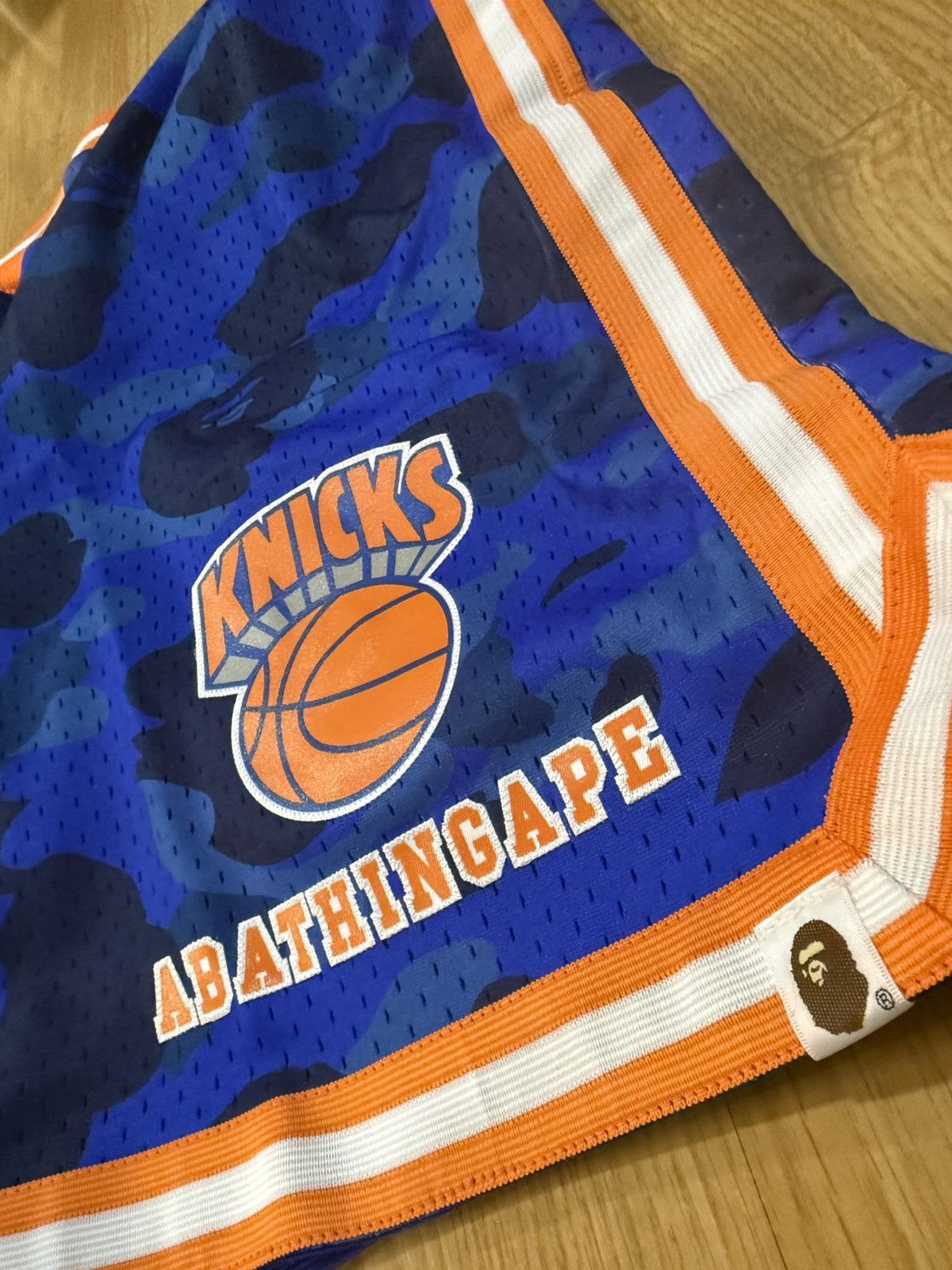 Bape × Mitchell & Ness × NBA BAPE X M&N NBA - NEW YORK KNICKS SWINGMAN SHORTS Size US 34 / EU 50 - 3 Thumbnail