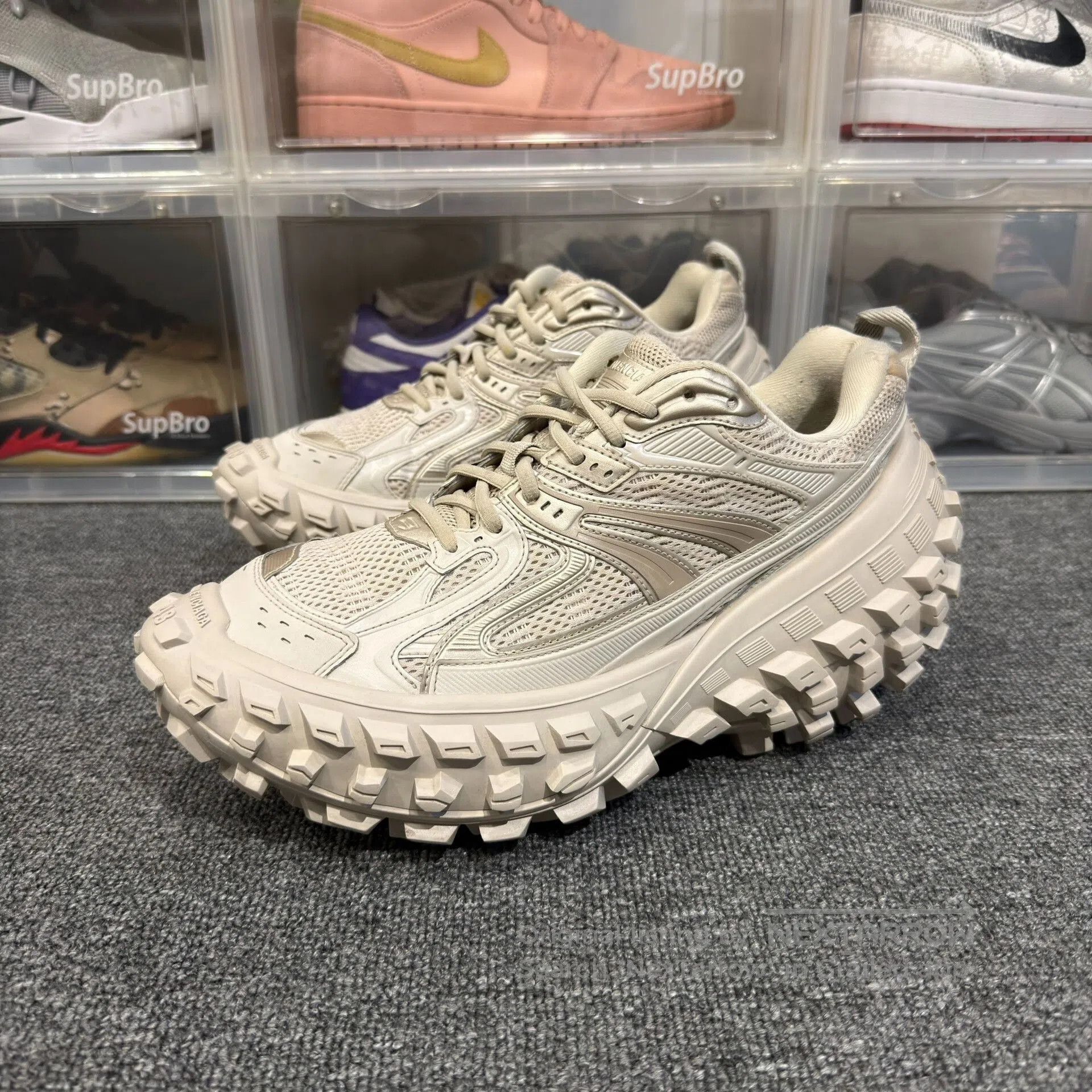 Balenciaga Balenciaga Tire Sneakers in Beige Size 43. Size US 10 / EU 43 - 1 Thumbnail